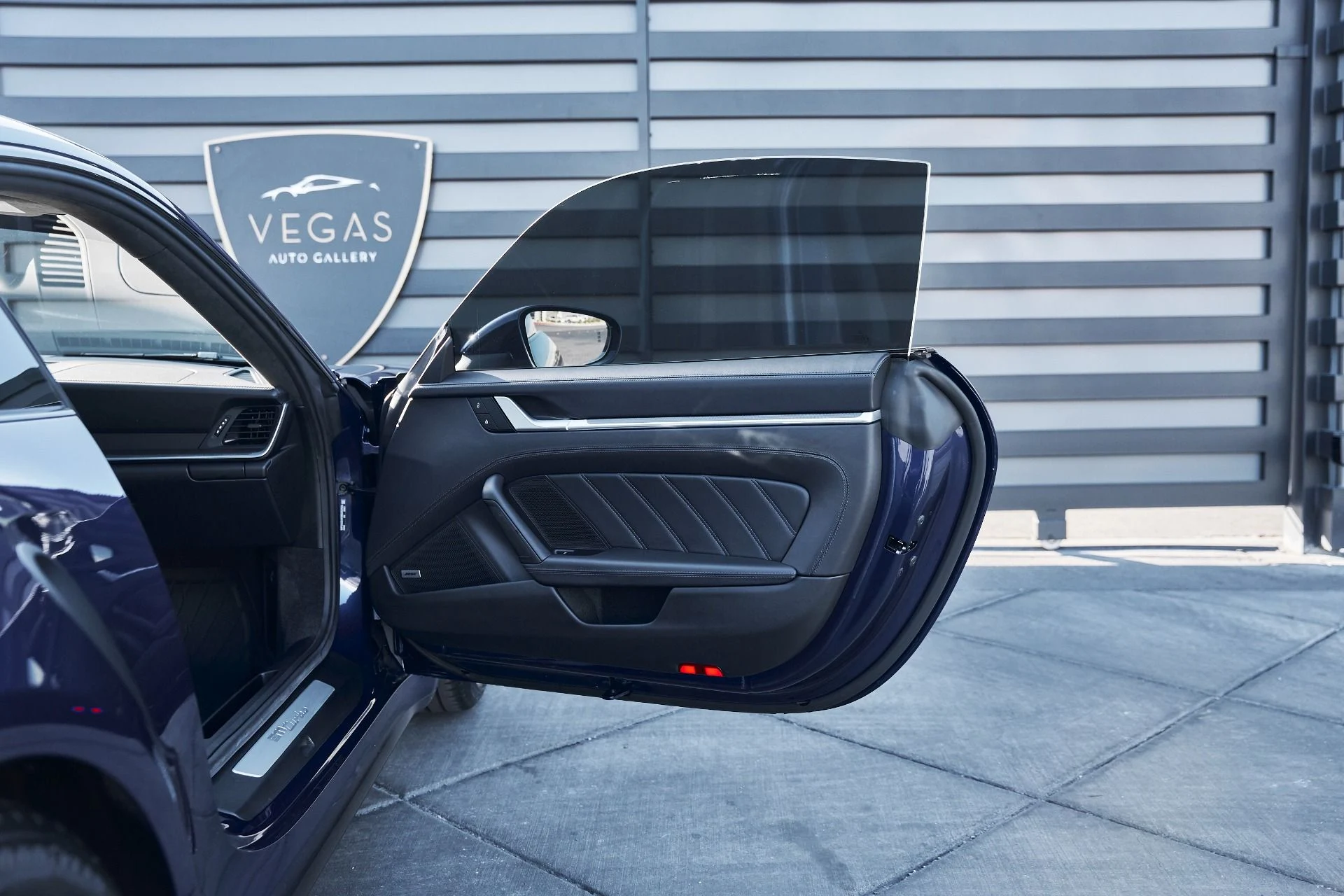 mph020_3780875241_Used_2024_Porsche_911_Turbo_1770087184_353ca2a5c8