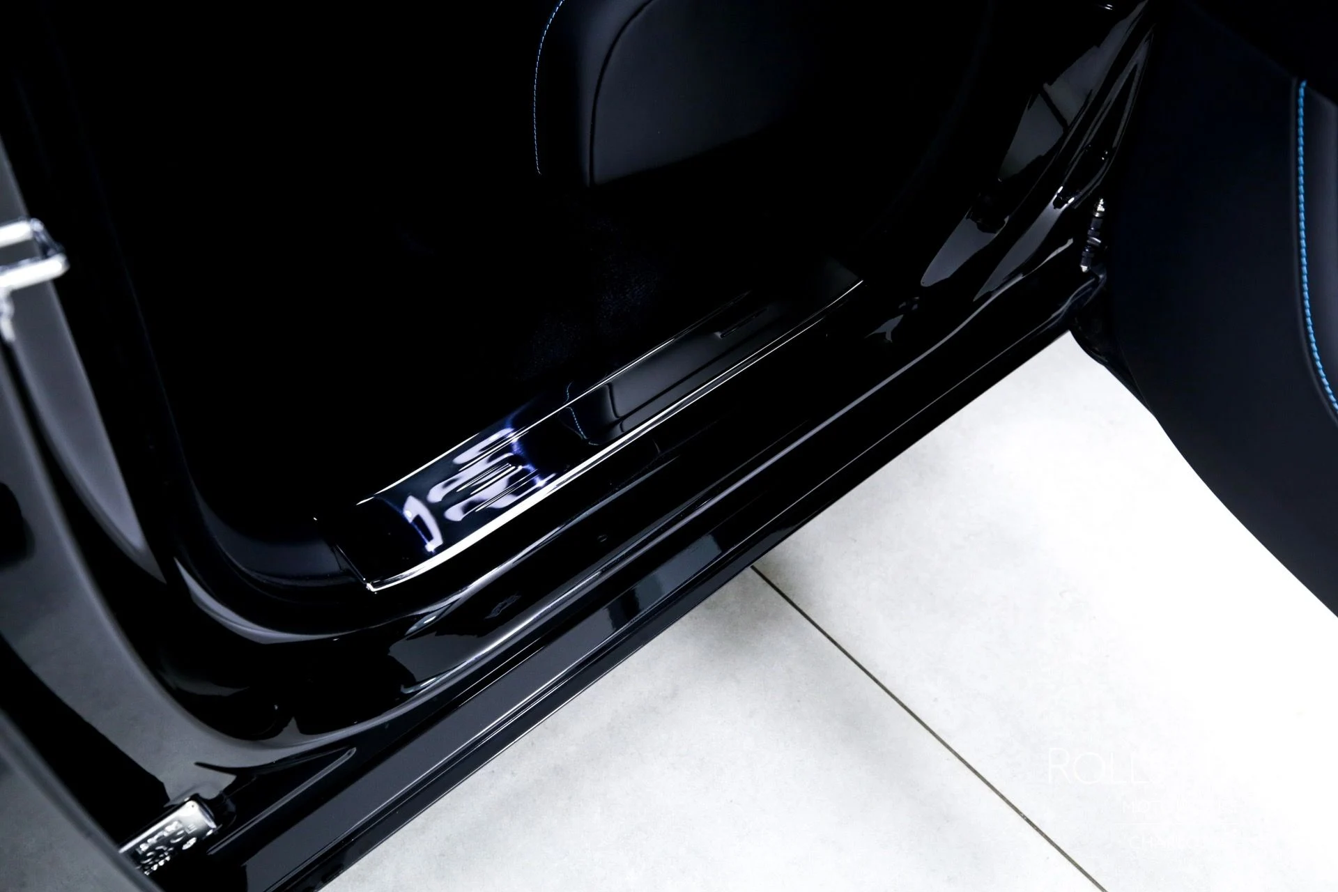 mph020_3781170717_Used_2024_Rolls_Royce_Ghost_1746461568_859d8d3dab