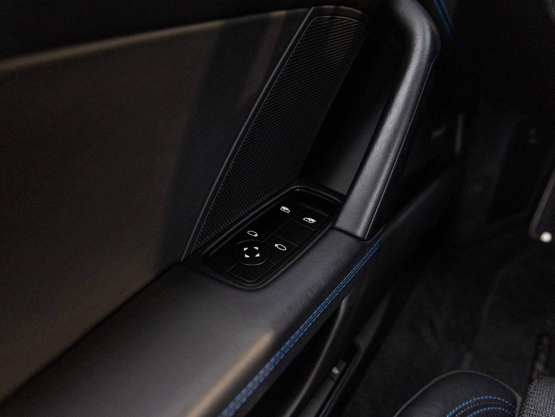 mph020_3783686072_21_309d330136