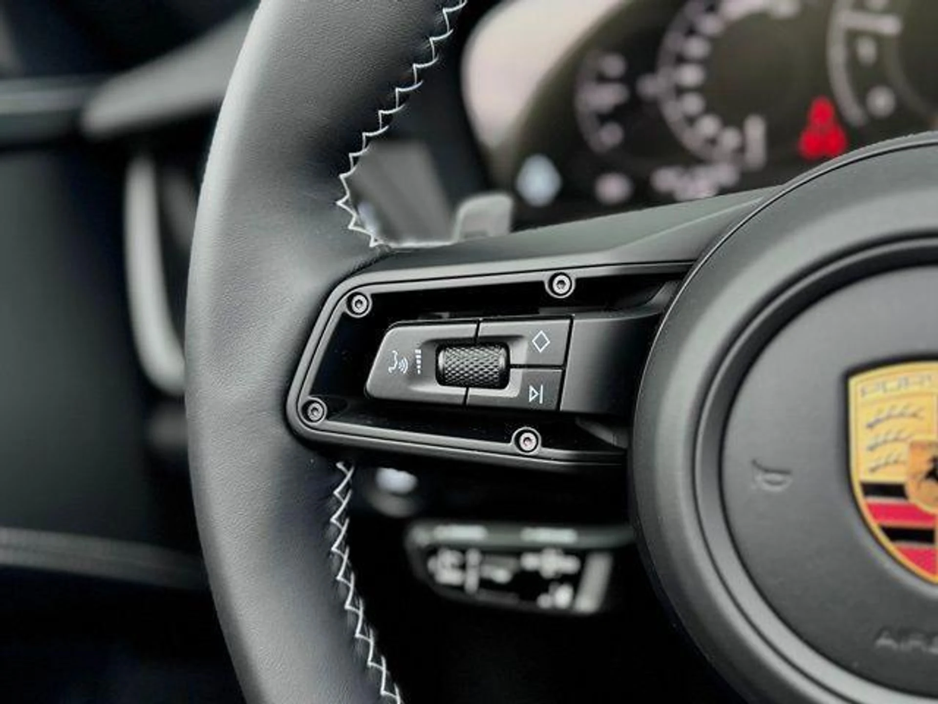 mph020_3798770750_2c8q2u_D5_Zh9p_N_Kg_Pj_D_Sjx458_E4_14ef65e264