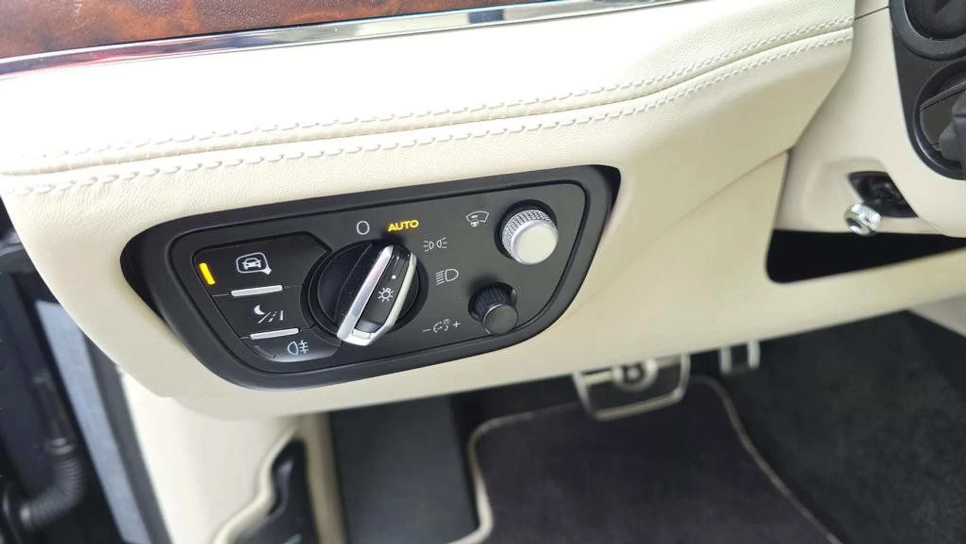 mph020_380038920_6fb6e0fa04b246a29101a978b5ac4ac5_83ef9a0cb8