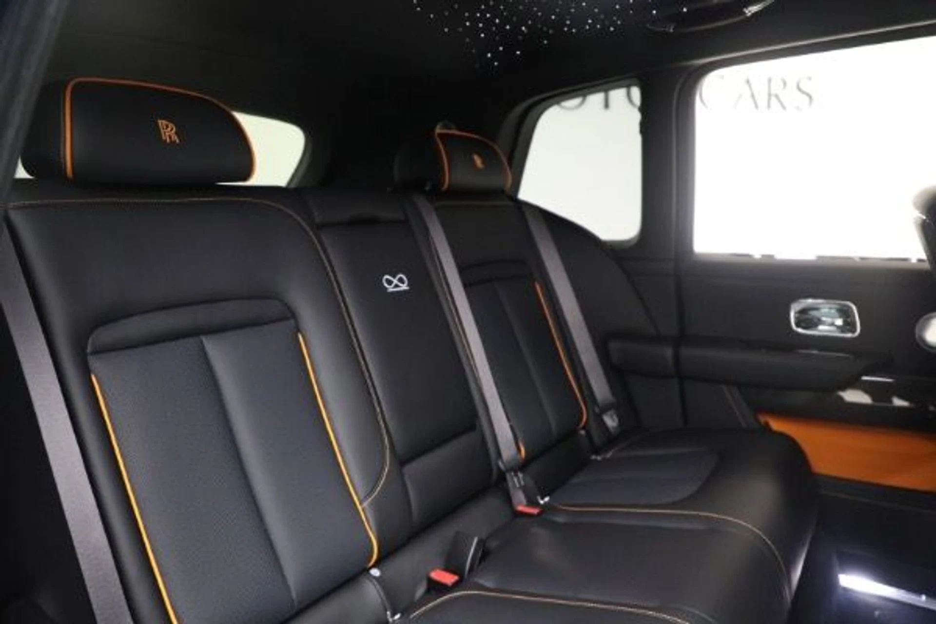 mph020_3804931109_New_2026_Rolls_Royce_Black_Badge_Cullinan_ddd3be1a61