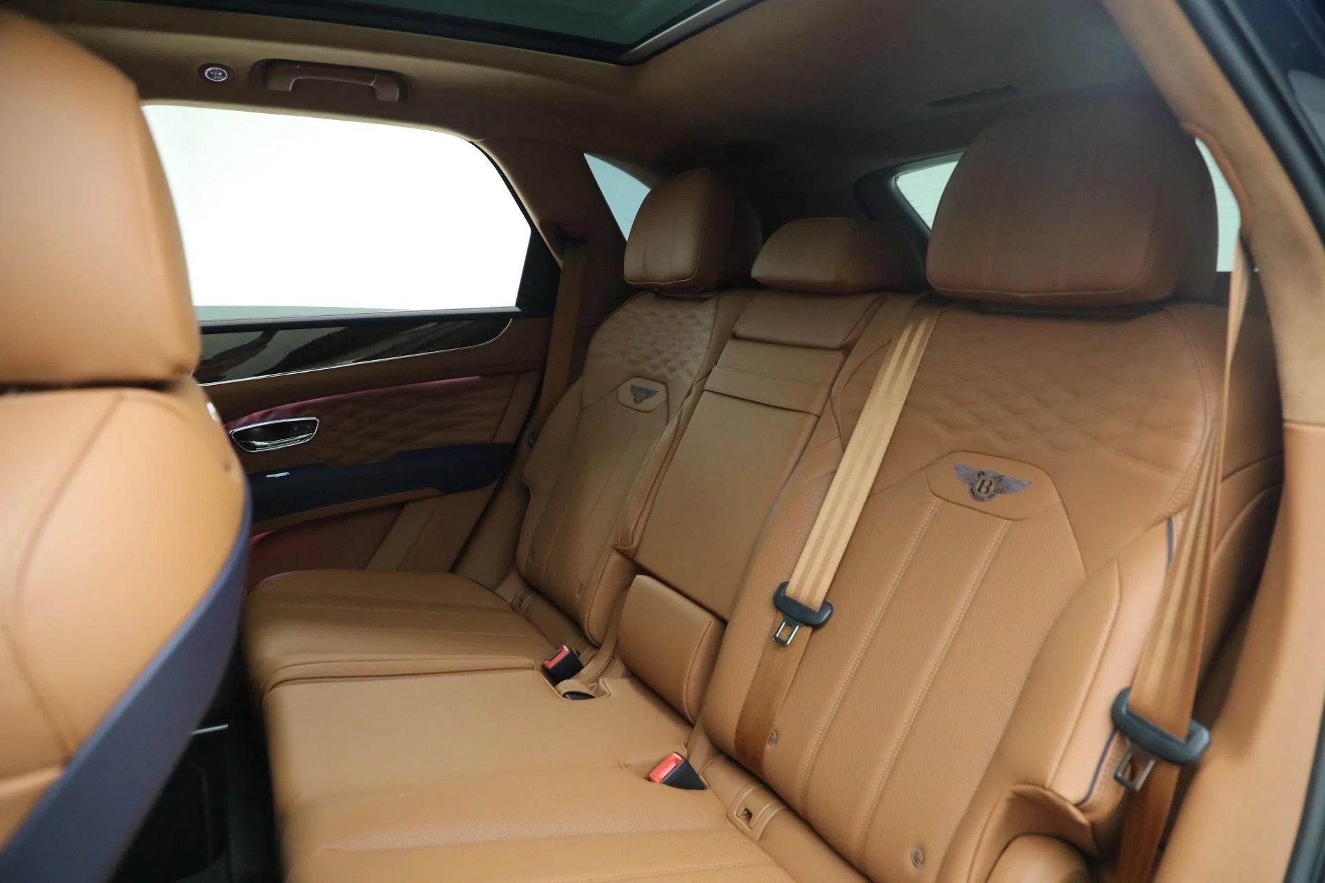 mph020_3809445630_New_2025_Bentley_Bentayga_Azure_V8_1762363212_d8b4da8908