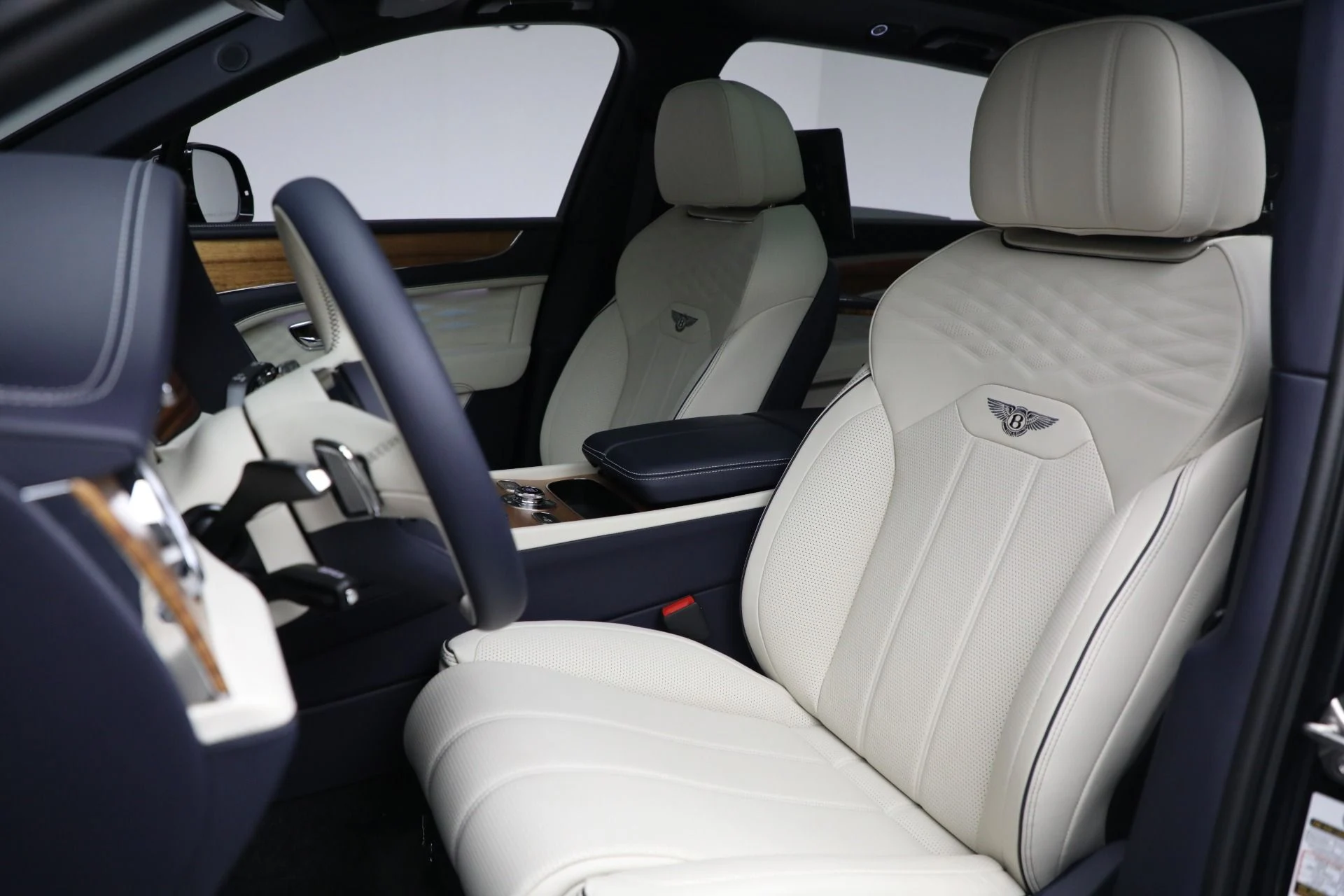 mph020_3811591761_Used_2023_Bentley_Bentayga_EWB_Azure_3d8543a59d