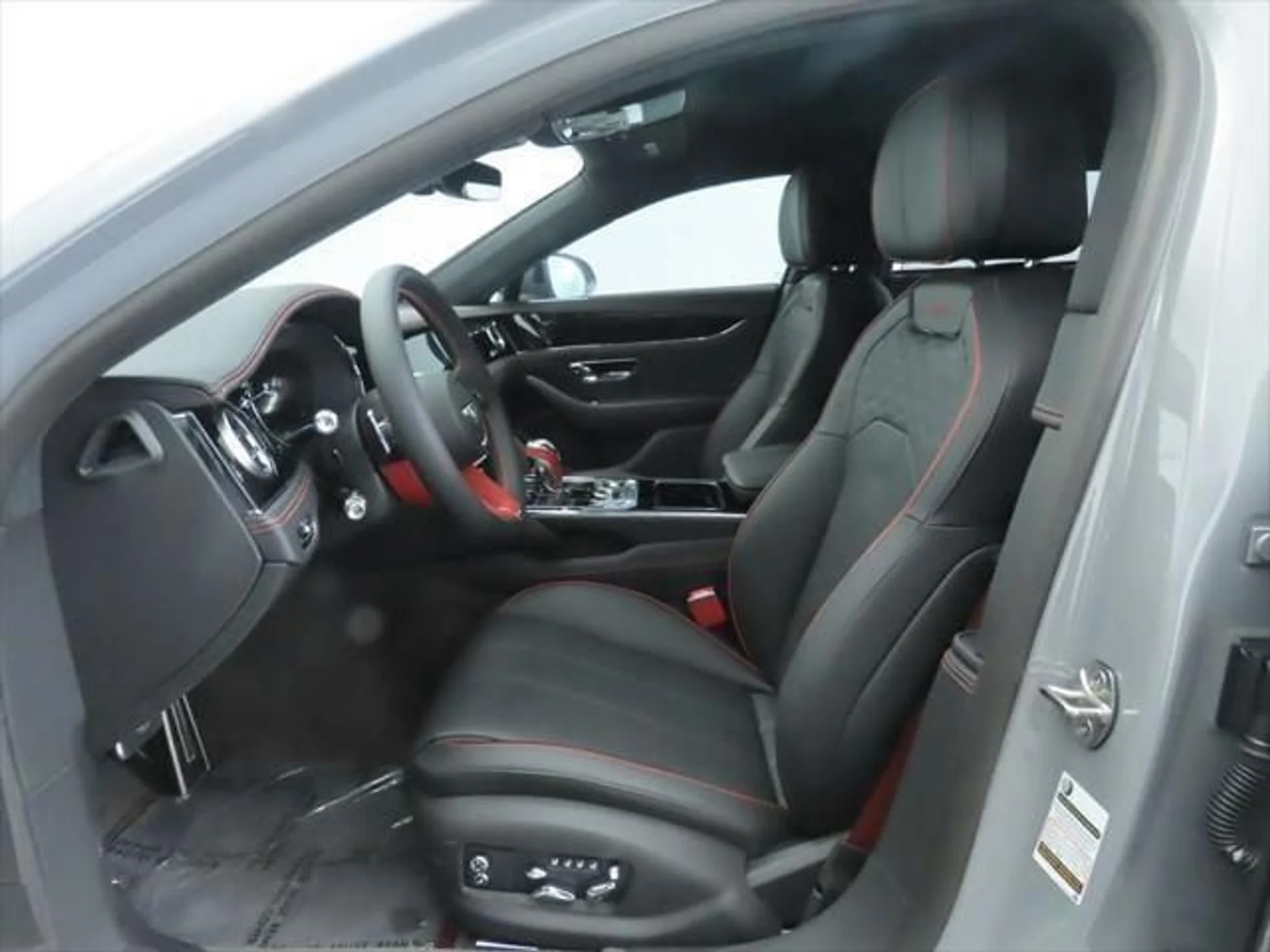 mph020_3813343435_used_2025_bentley_flying_spur_speedsedan_8119_23010075_21_640_eb3b5855f0