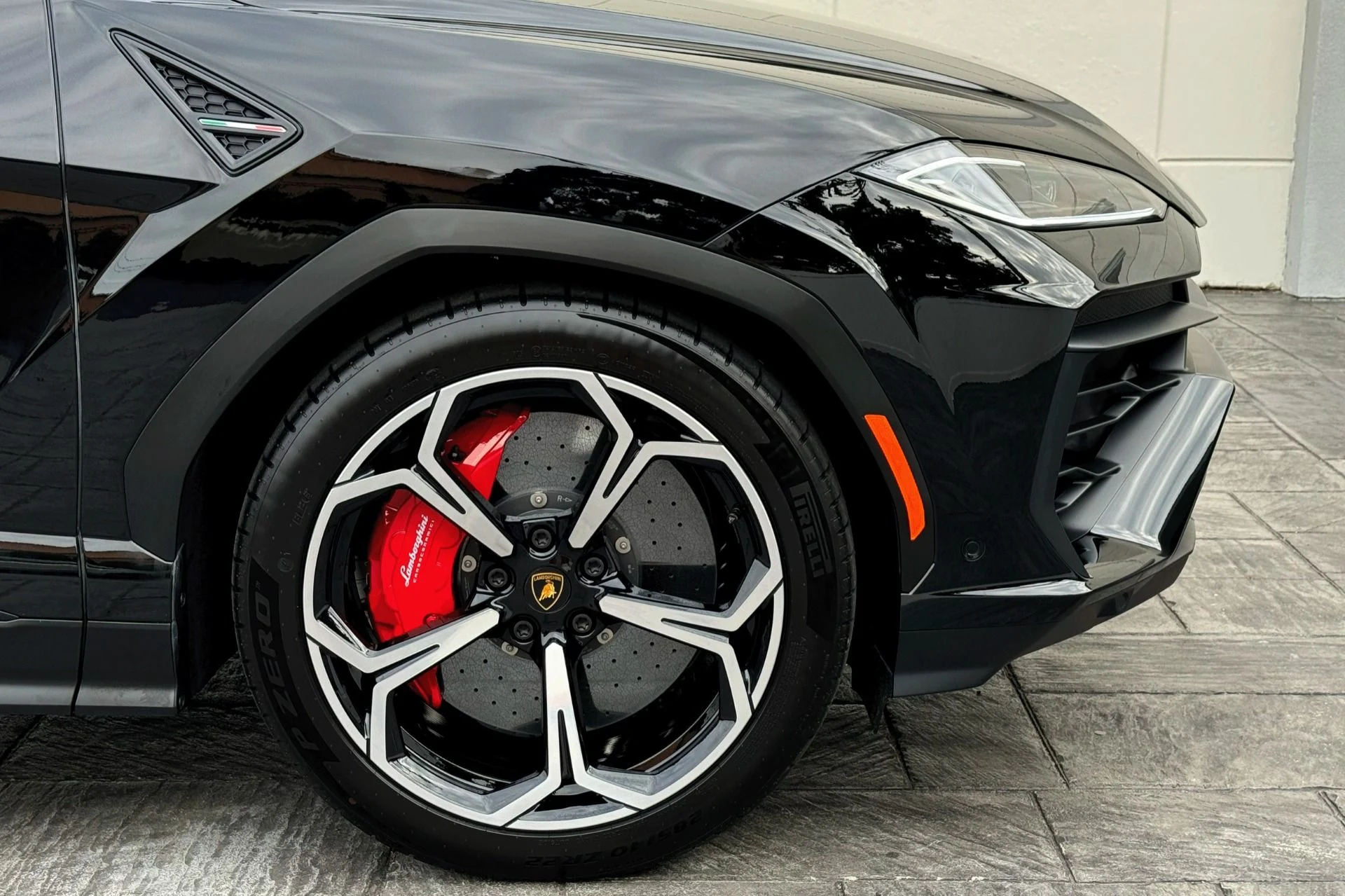 mph020_3820007710_Used_2025_Lamborghini_Urus_SE_1744358446_af666550c4