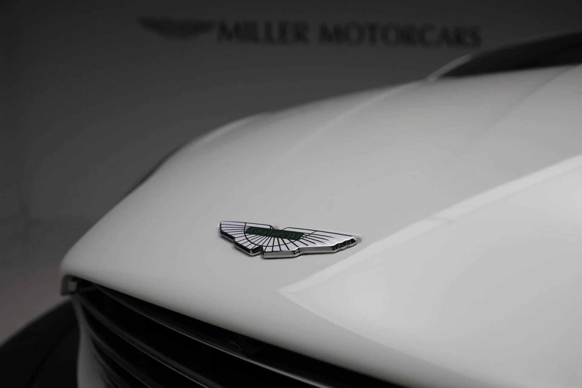mph020_3820612557_Used_2018_Aston_Martin_DB_11_V8_0bacc0b388