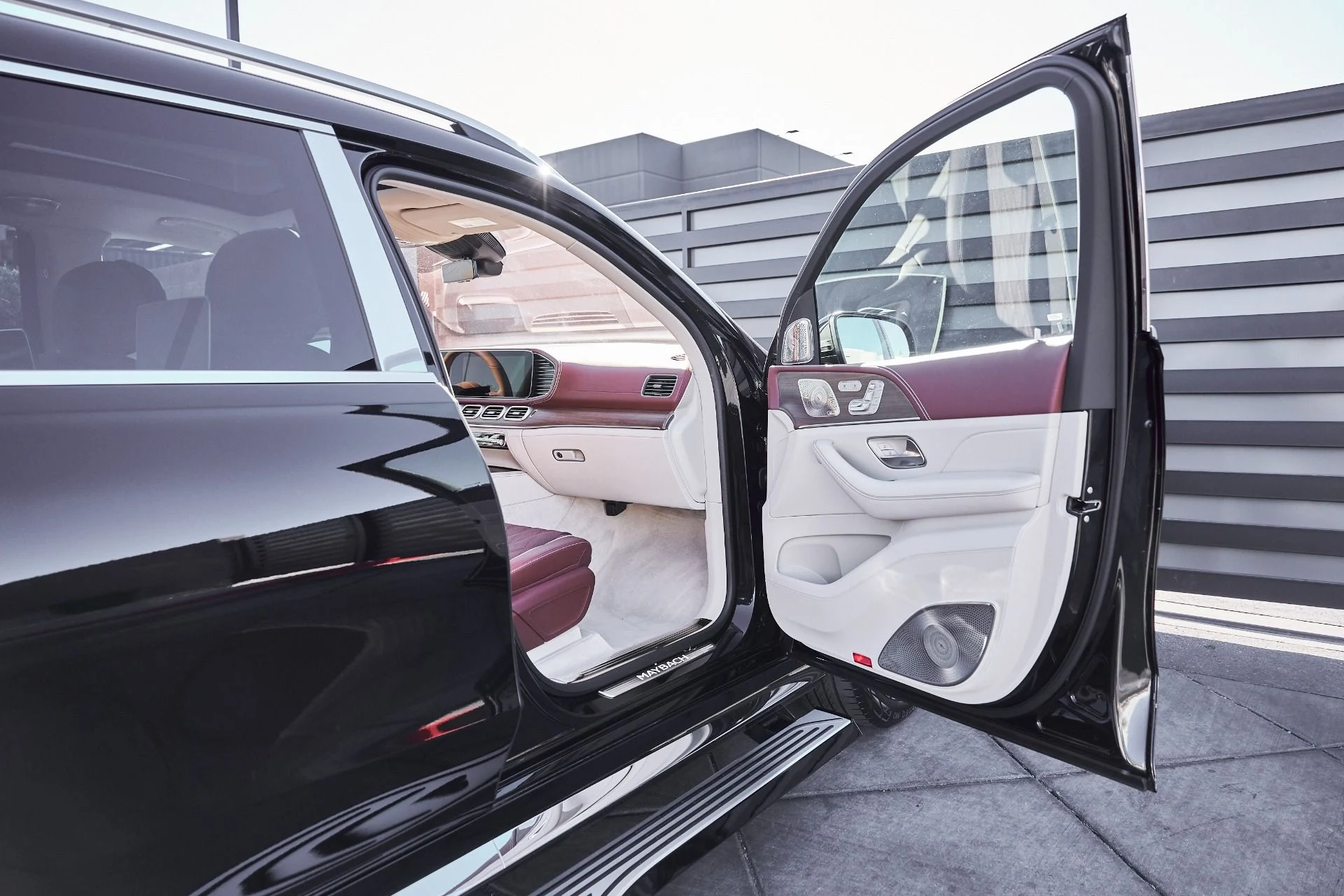 mph020_3821206694_Used_2026_Mercedes_Benz_GLS_Maybach_GLS_600_1772593182_32213fe919