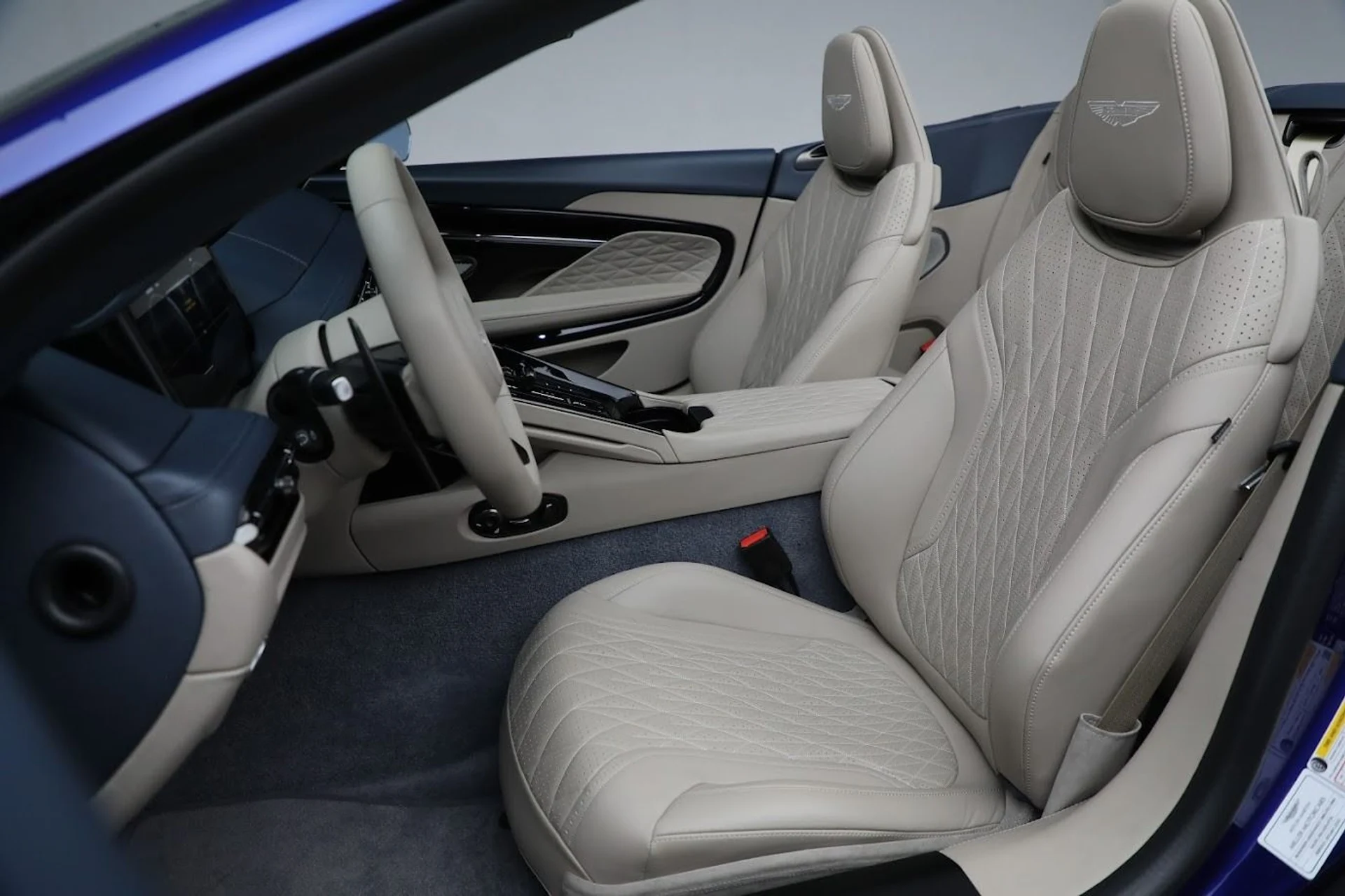 mph020_3835778912_New_2024_Aston_Martin_DB_12_Volante_6804f17e27