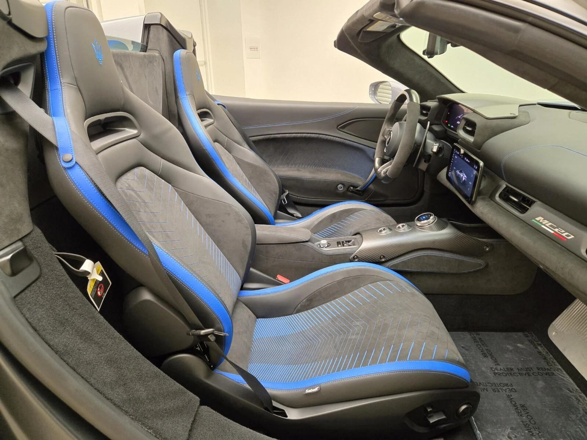 mph020_3838825281_Used_2023_Maserati_MC_20_Cielo_1777354579_53c2f6439a