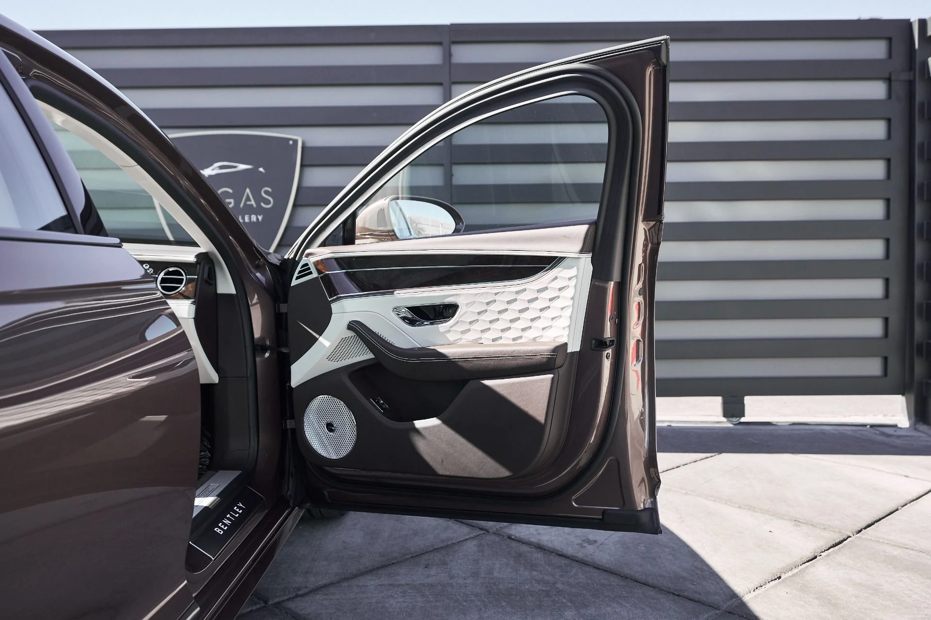 mph020_384621639_Used_2025_Bentley_Flying_Spur_Speed_1762569183_36b21e64f8