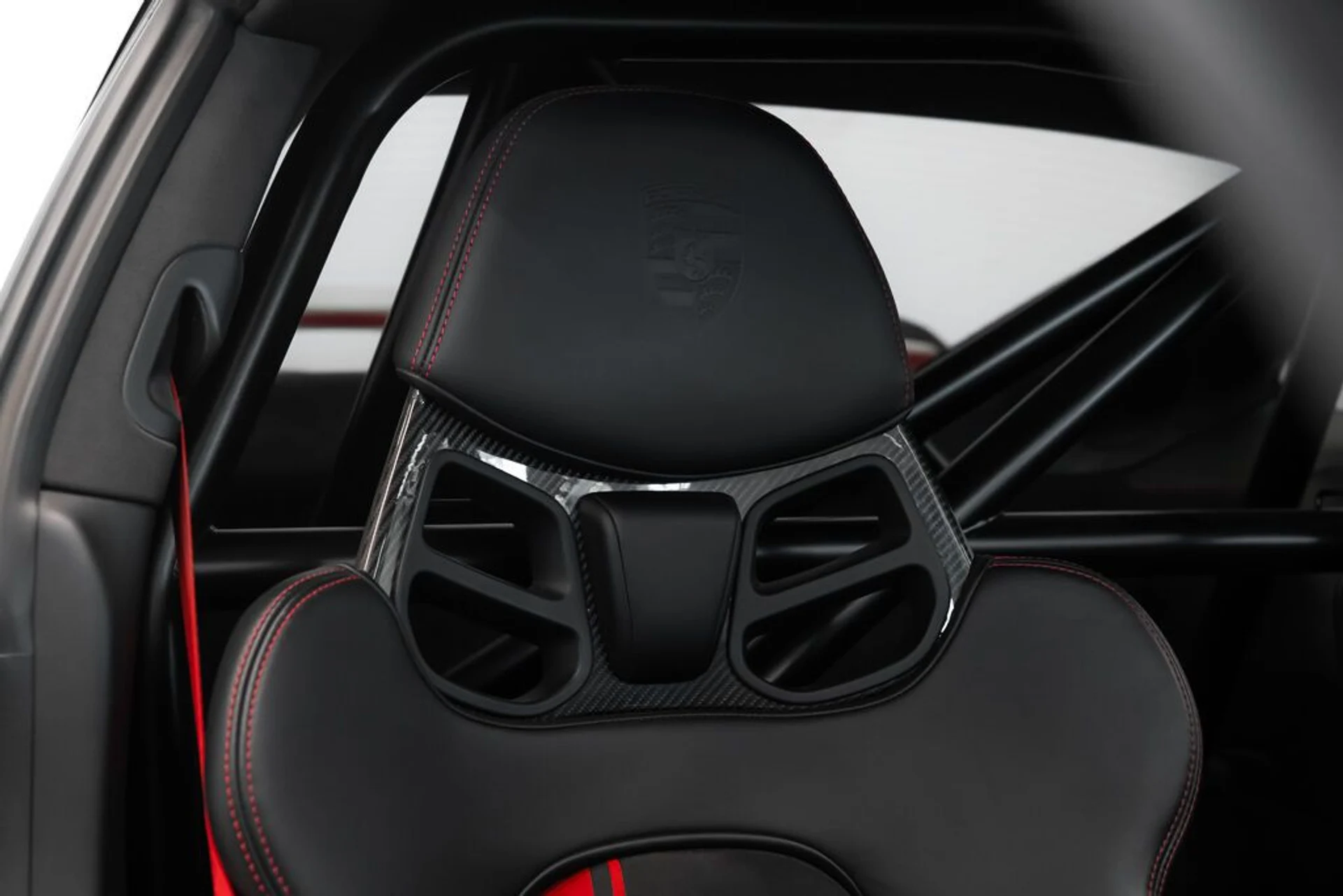 mph020_3851925889_porsche_911_2018_jpg_v_1754582232_e88e7e2794