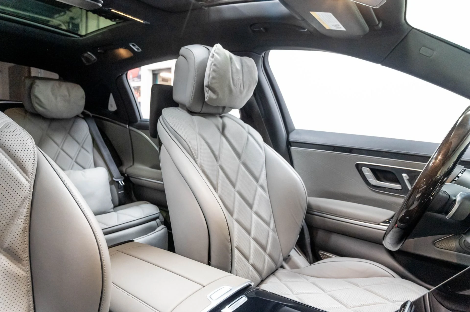 mph020_3860762809_Used_2024_Mercedes_Benz_S_Class_Maybach_S_680_4_MATIC_1777501614_432d4b47d2