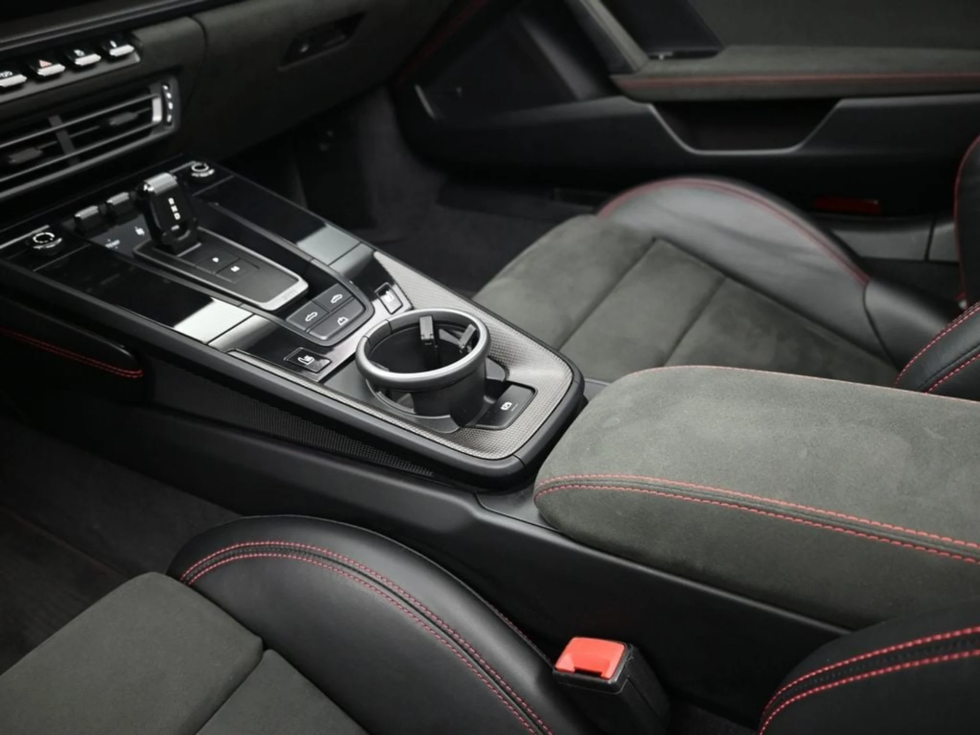 mph020_38612049_b487daed71817154ef60a3f69852f2eax_2b697f75d2