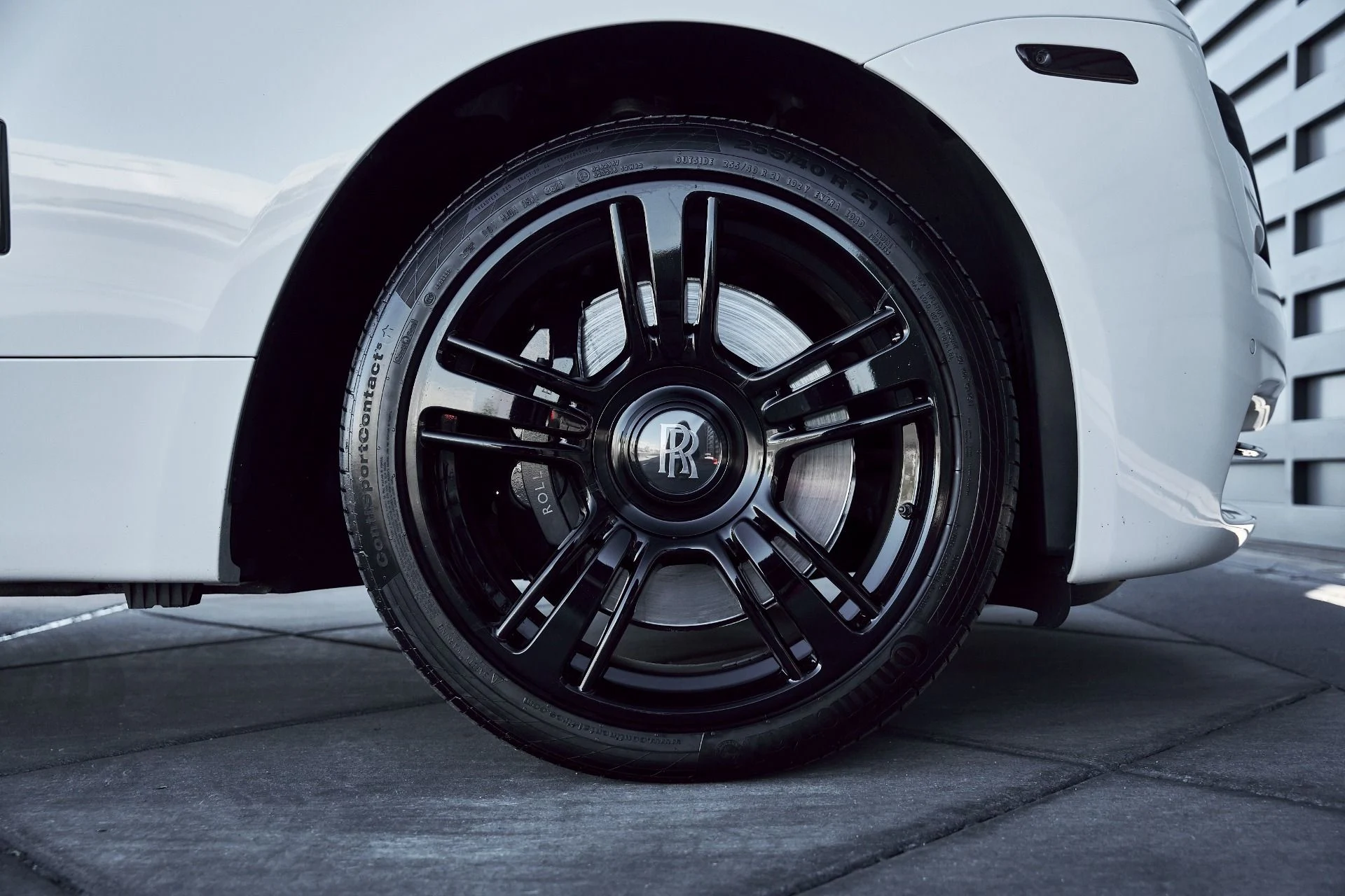 mph020_3867910268_Used_2015_Rolls_Royce_Wraith_Base_1767063503_14a1bc6acc