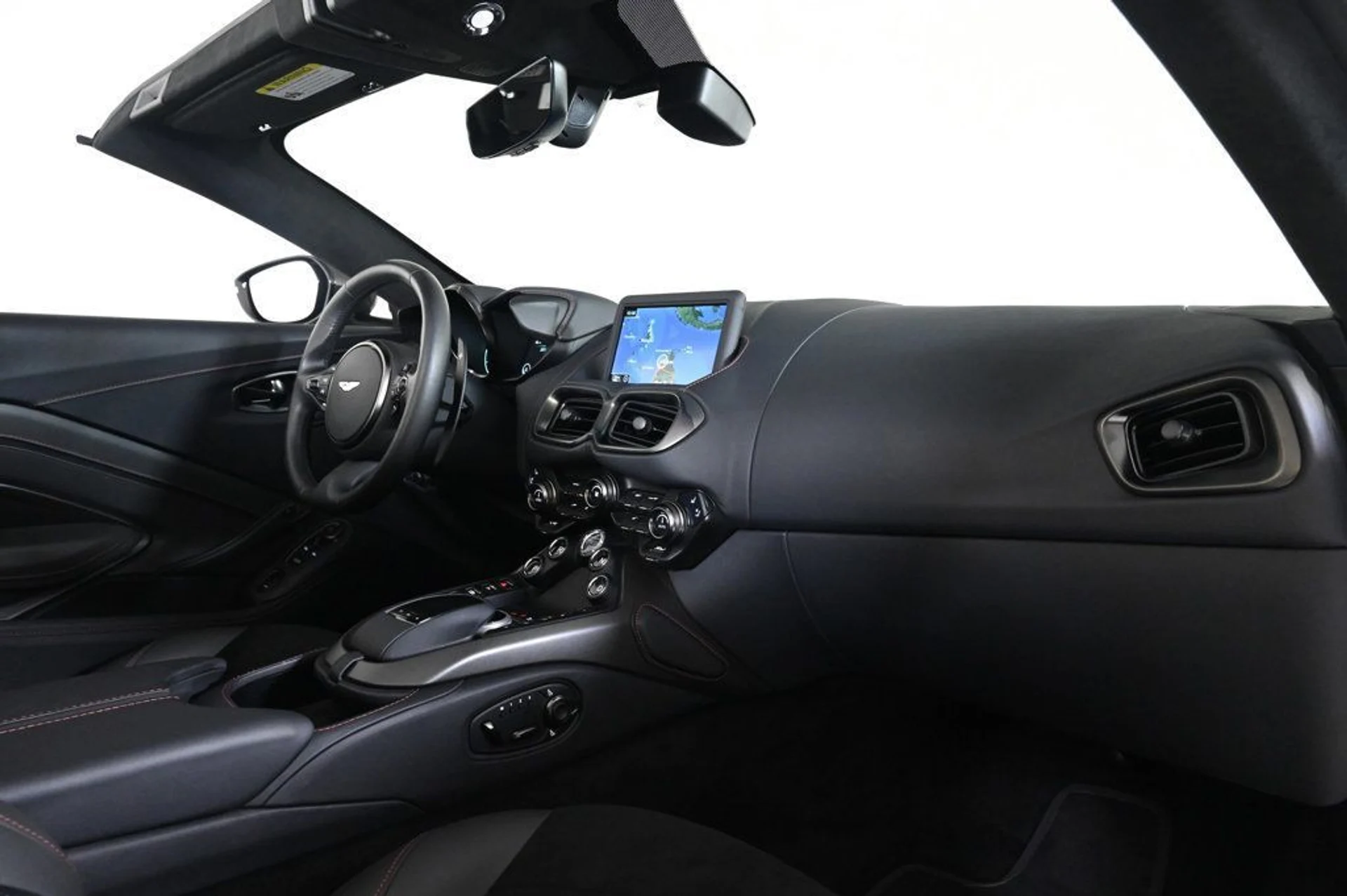mph020_3875532787_used_2023_aston_martin_vantage_roadster_11350_22920347_20_1024_cf98fb3730