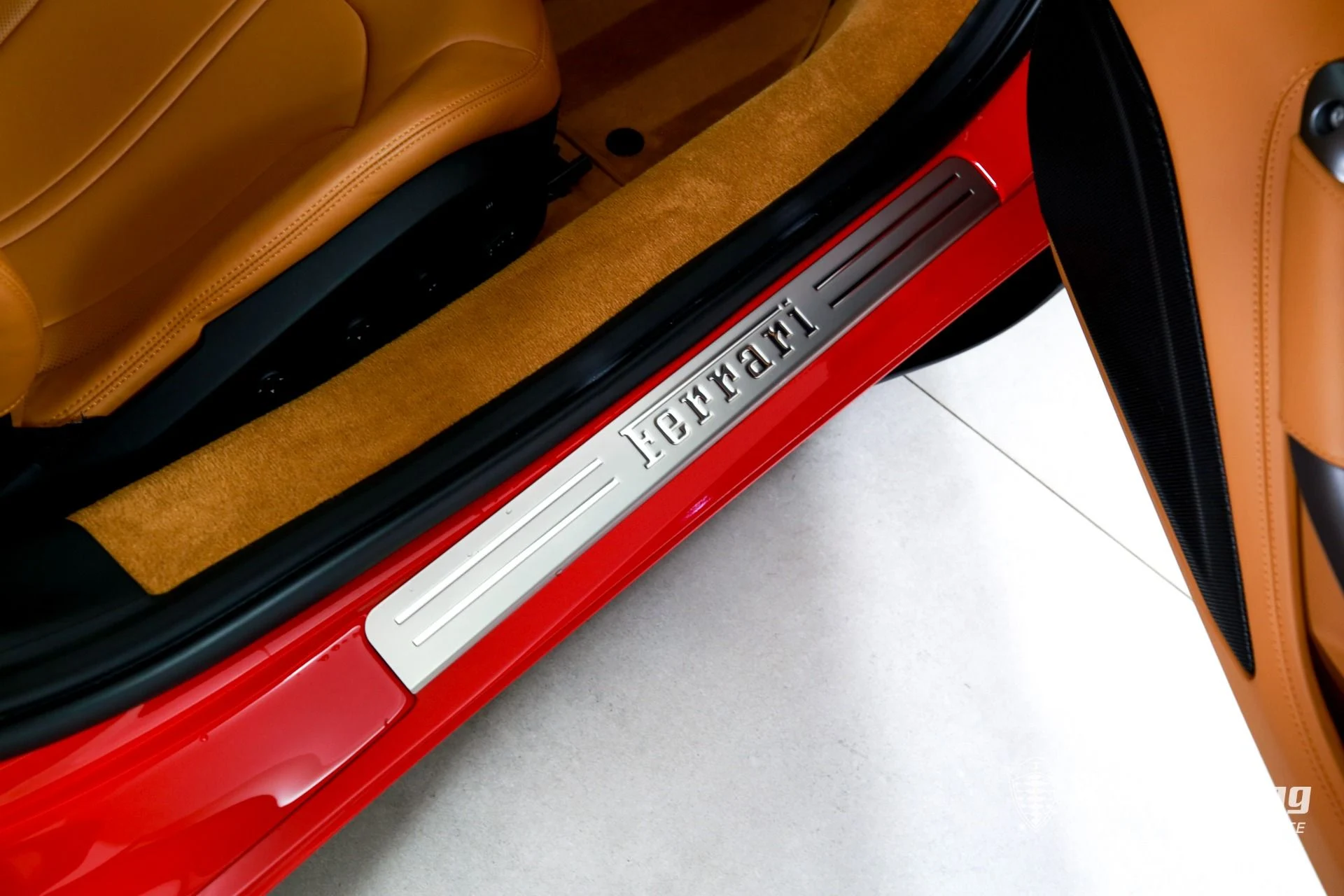 mph020_3877590587_Used_2020_Ferrari_F8_Tributo_1782494994_f790ce0d8e