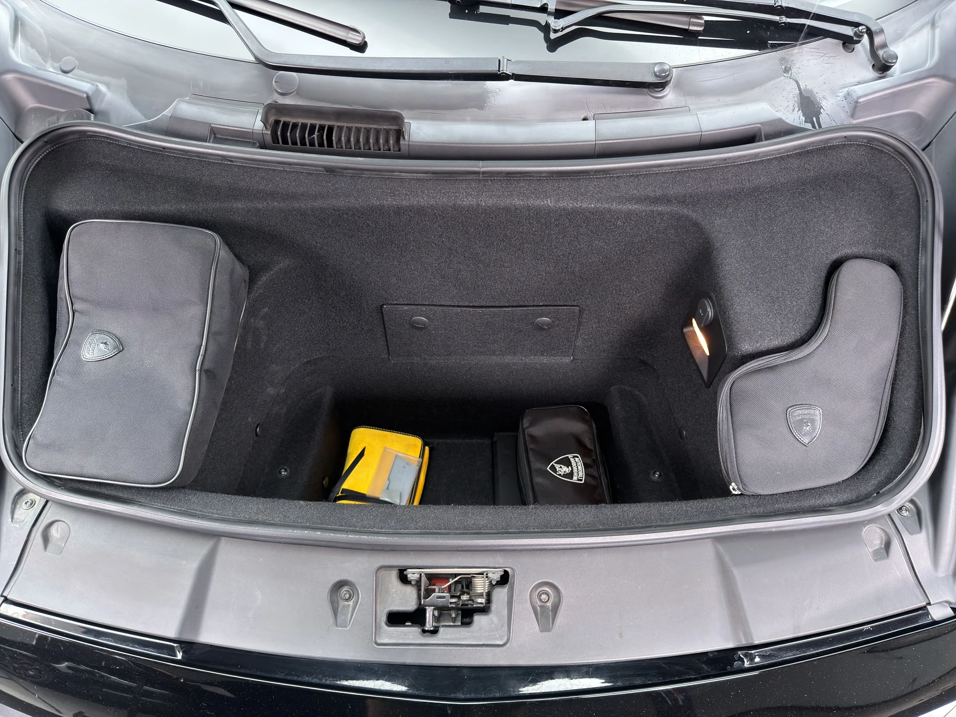 mph020_3880722343_RP_3898_engine_bay_002_e24269bfdf