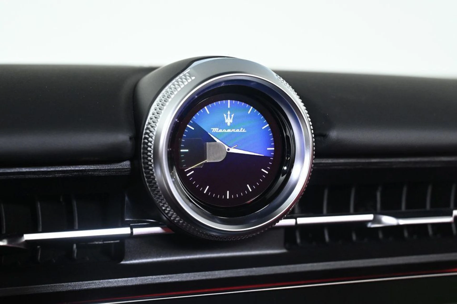 mph020_3883217061_new_2026_maserati_grancabrio_convertible_11350_22991878_20_1024_f7805fdfb6