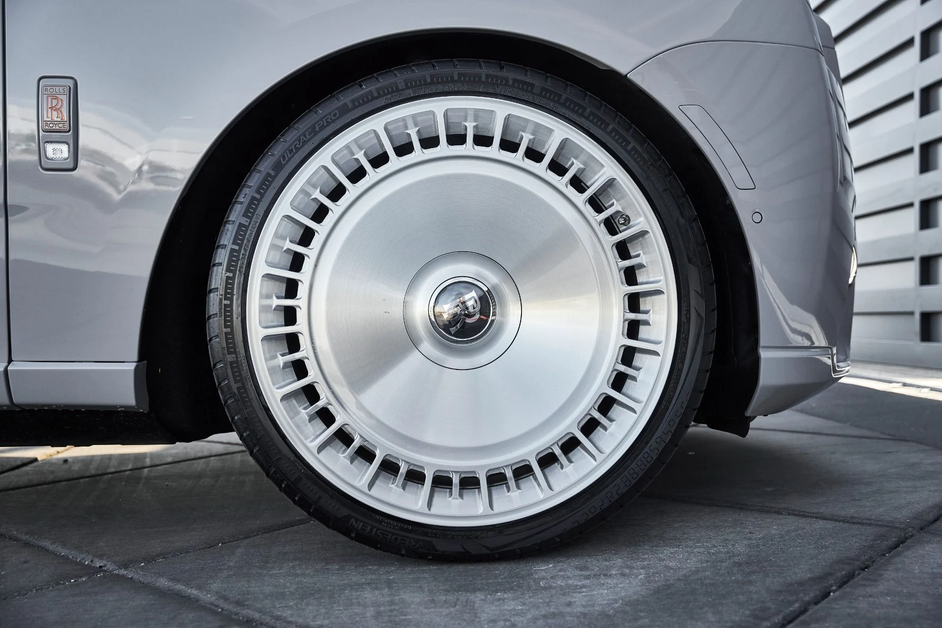 mph020_3884171880_Used_2025_Rolls_Royce_Cullinan_1766456609_38a943f001