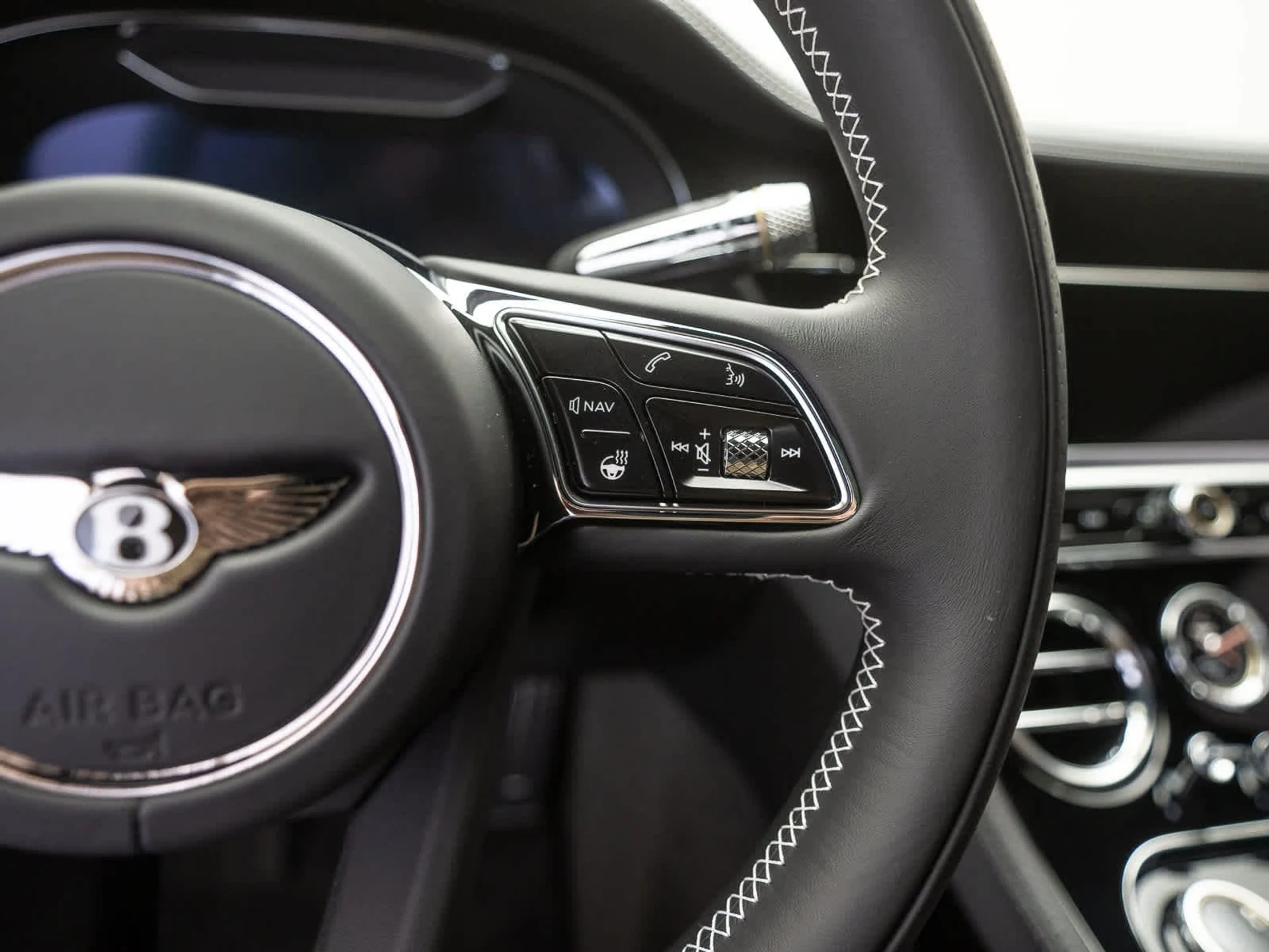 mph020_3886709817_60432e666f3964a6885d8c4ab1eeb2a3x_0075928186