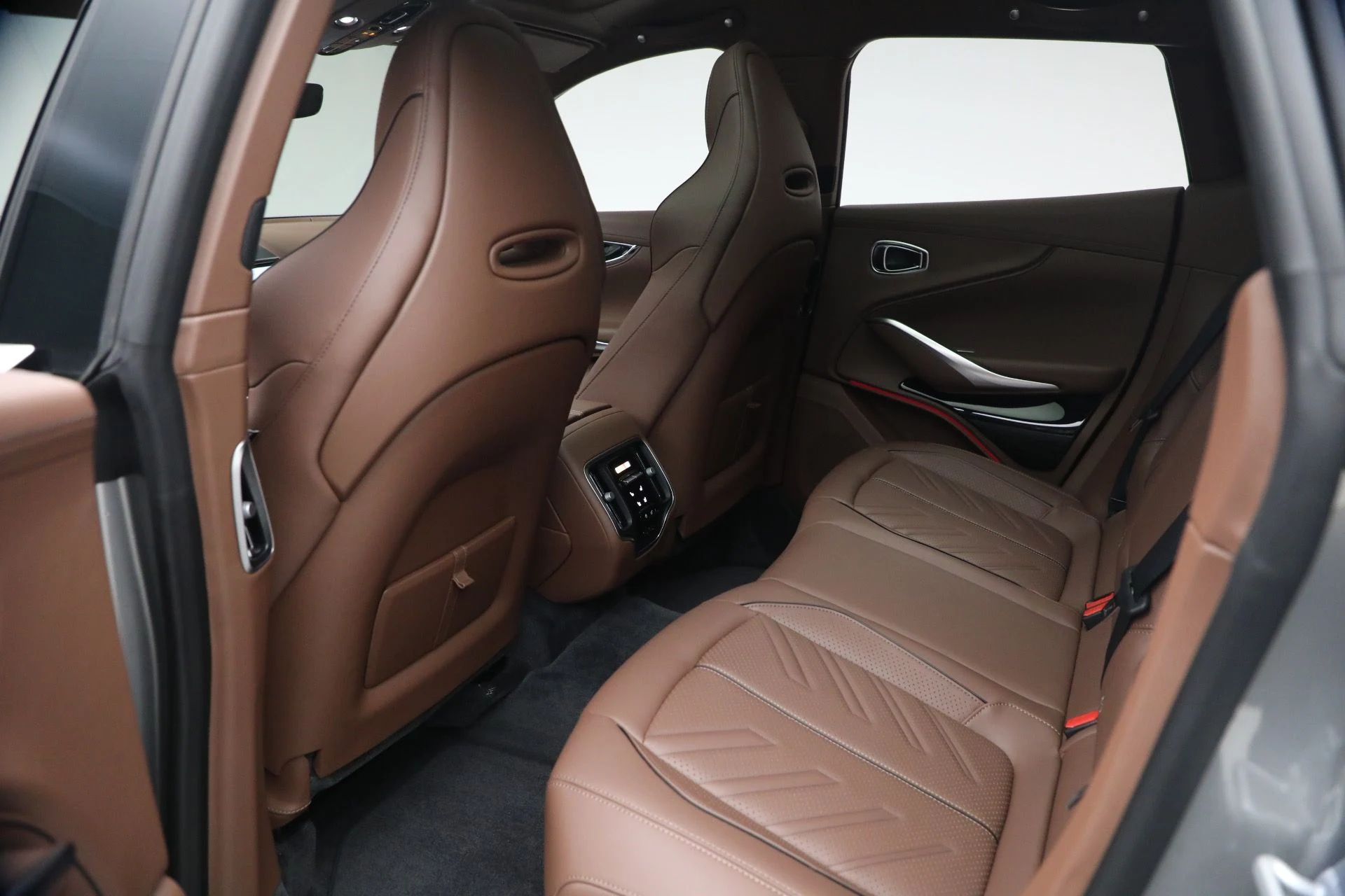 mph020_3887180039_New_2026_Aston_Martin_DBX_S_1765053352_91db524715