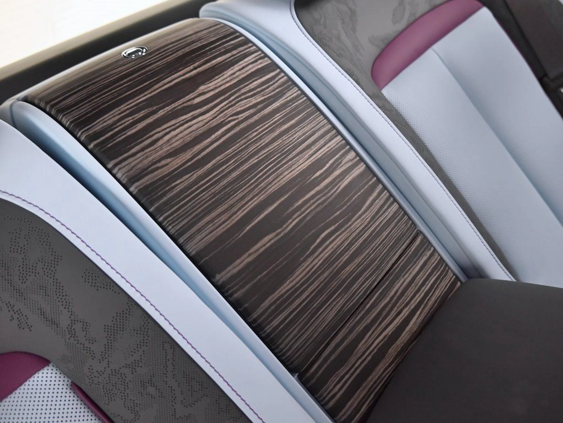 mph020_3887619456_d44f69e2635b6ce840a48b08dfb4c5da_95b9bac850