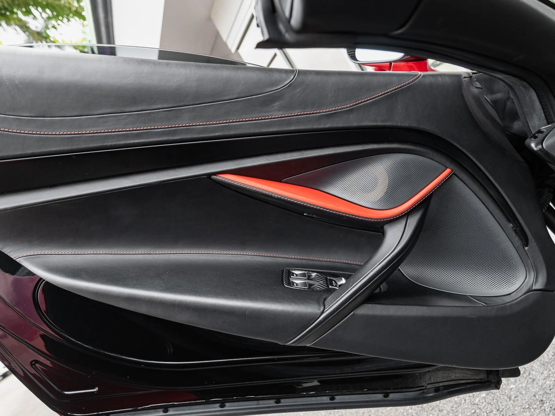 mph020_3889644817_Used_2020_Mc_Laren_720_S_1766077572_6b4675f761