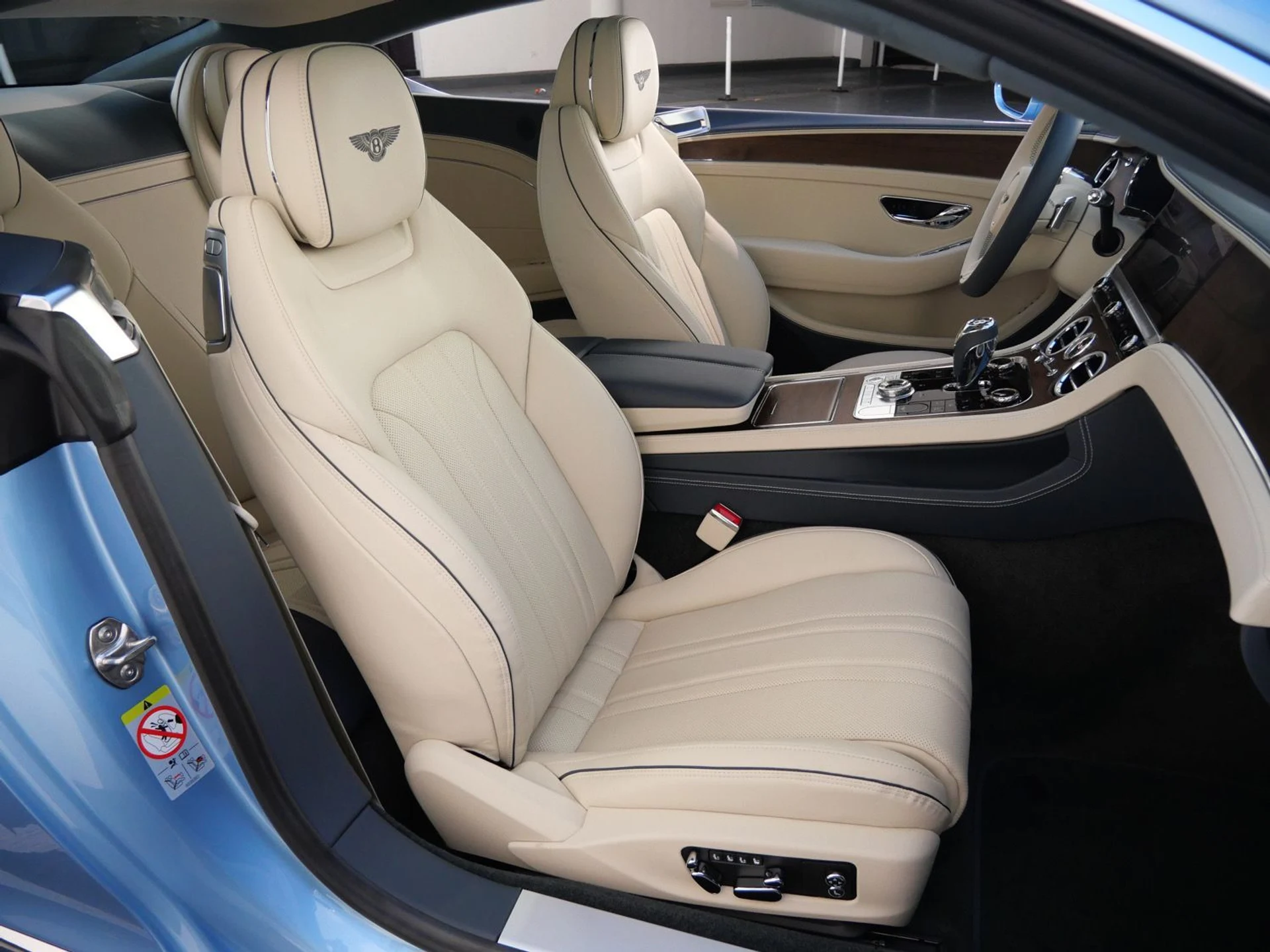 mph020_3895326897_b7d2068a3454a986915b3a014952cc67x_1561ea92fd