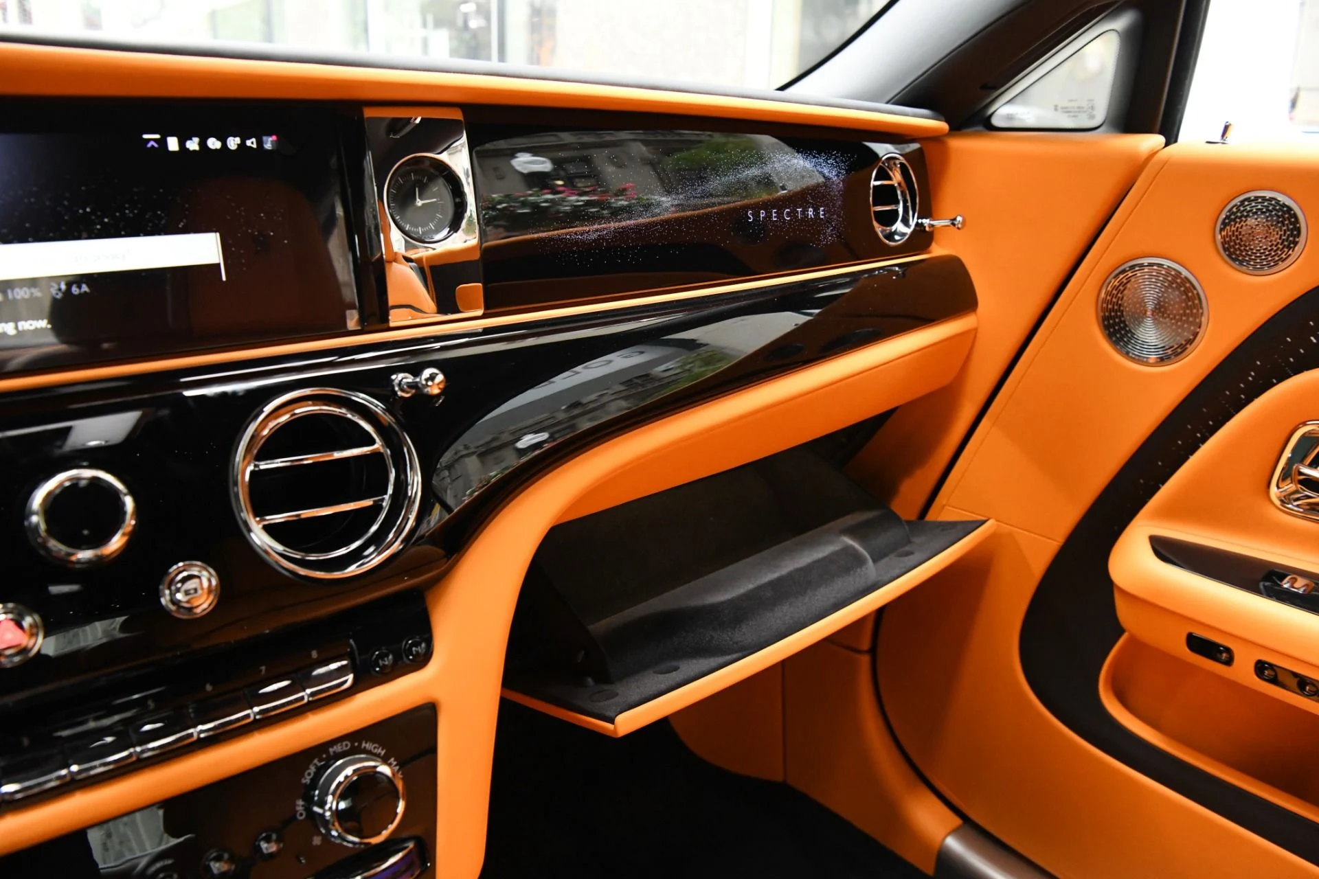 mph020_3895738508_11986_p22_l_a6a8504458