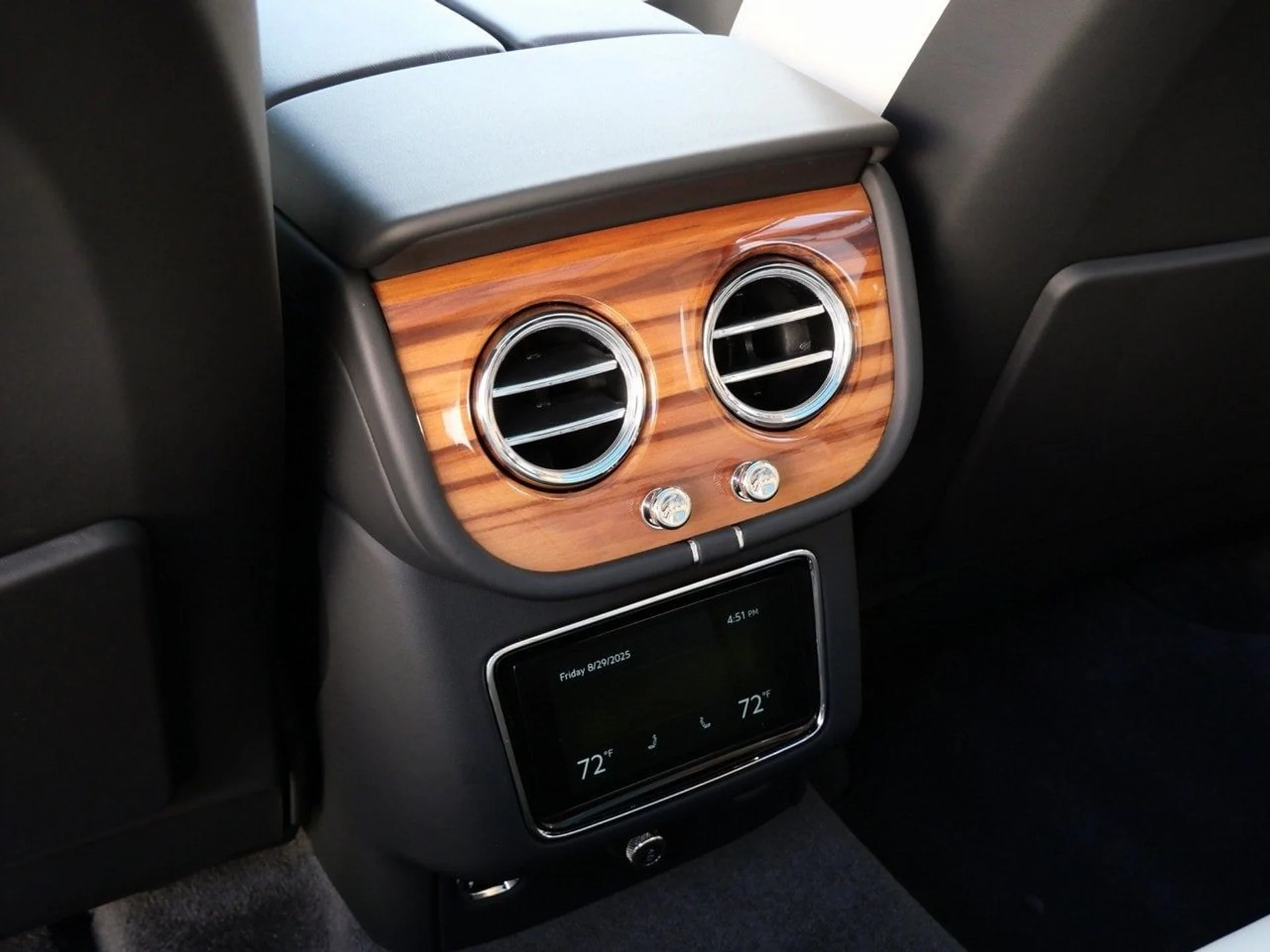 mph020_3900521586_0279decc633cbc988f22f101a1150e38x_ba31bfbeae