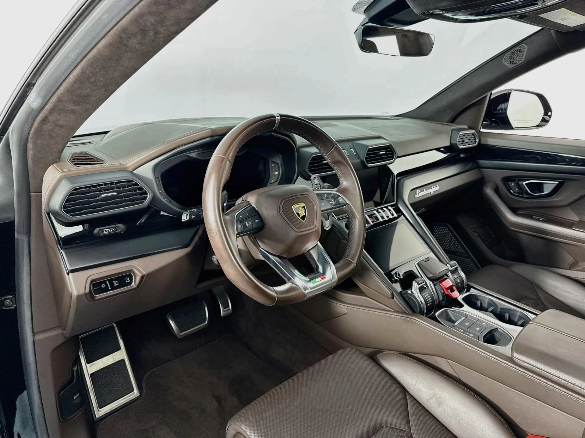 mph020_3901857646_Used_2022_Lamborghini_Urus_1786409423_02bfe03b44