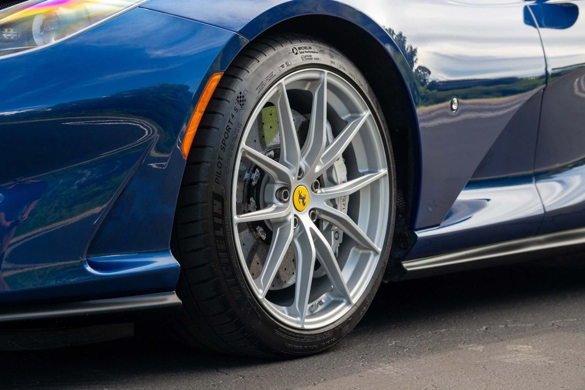 mph020_3913421735_Used_2020_Ferrari_812_Superfast_1758742343_de7742bfd8
