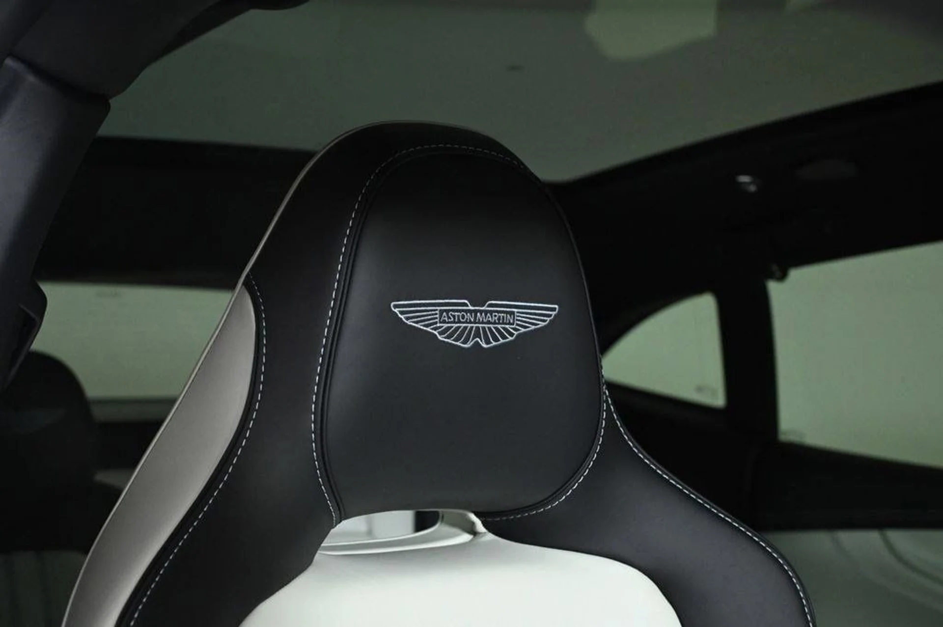 mph020_3918087303_new_2025_aston_martin_dbx_707awd_11350_22854859_20_1024_e02e9bacec