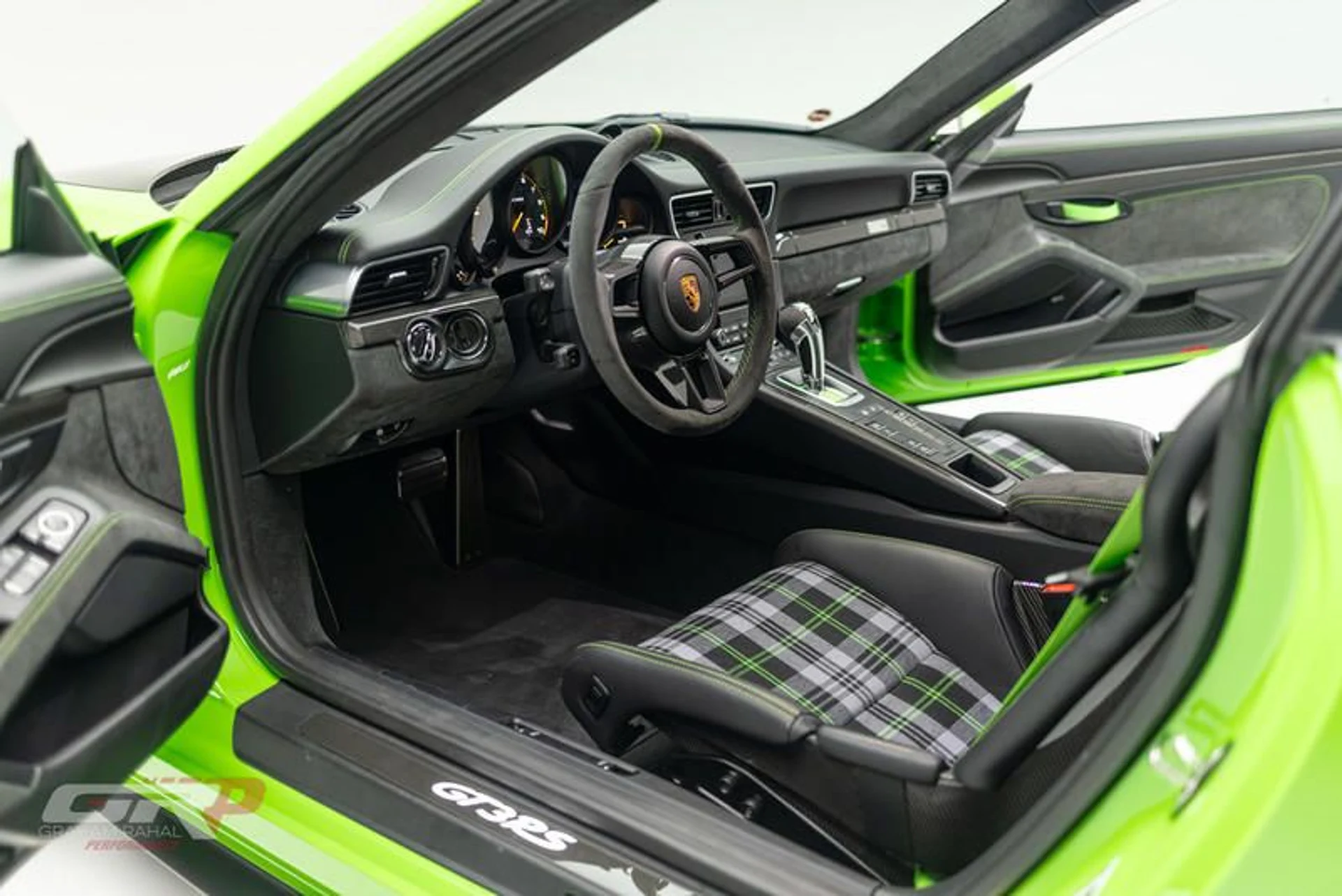 mph020_3920754286_E23_B3_B11_66_A2_4_F17_819_C_50_A2_F379_D188_009b40ff93