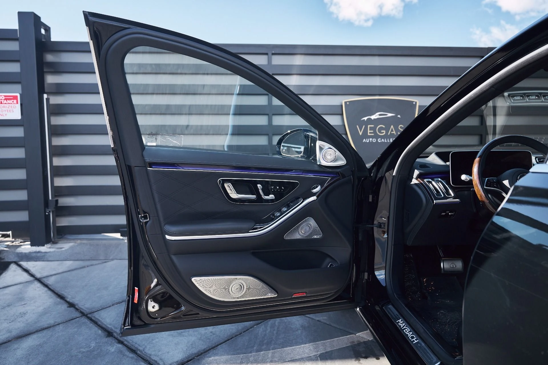 mph020_3922454135_Used_2025_Mercedes_Benz_S_Class_Maybach_S_580_1769305278_0a13c7d881