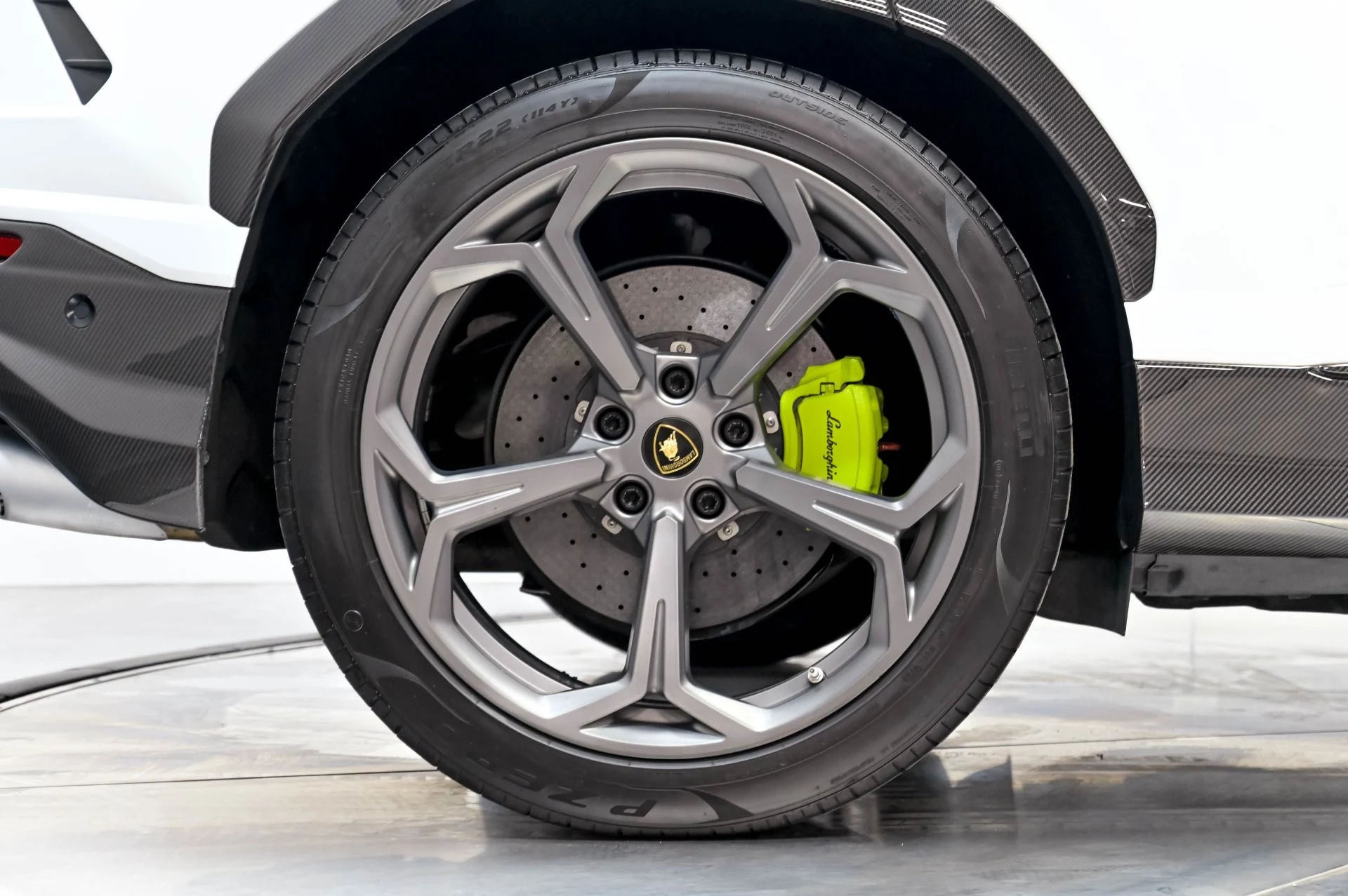 mph020_3923099533_Used_2020_Lamborghini_Urus_1778528583_b1bd5ea3c4