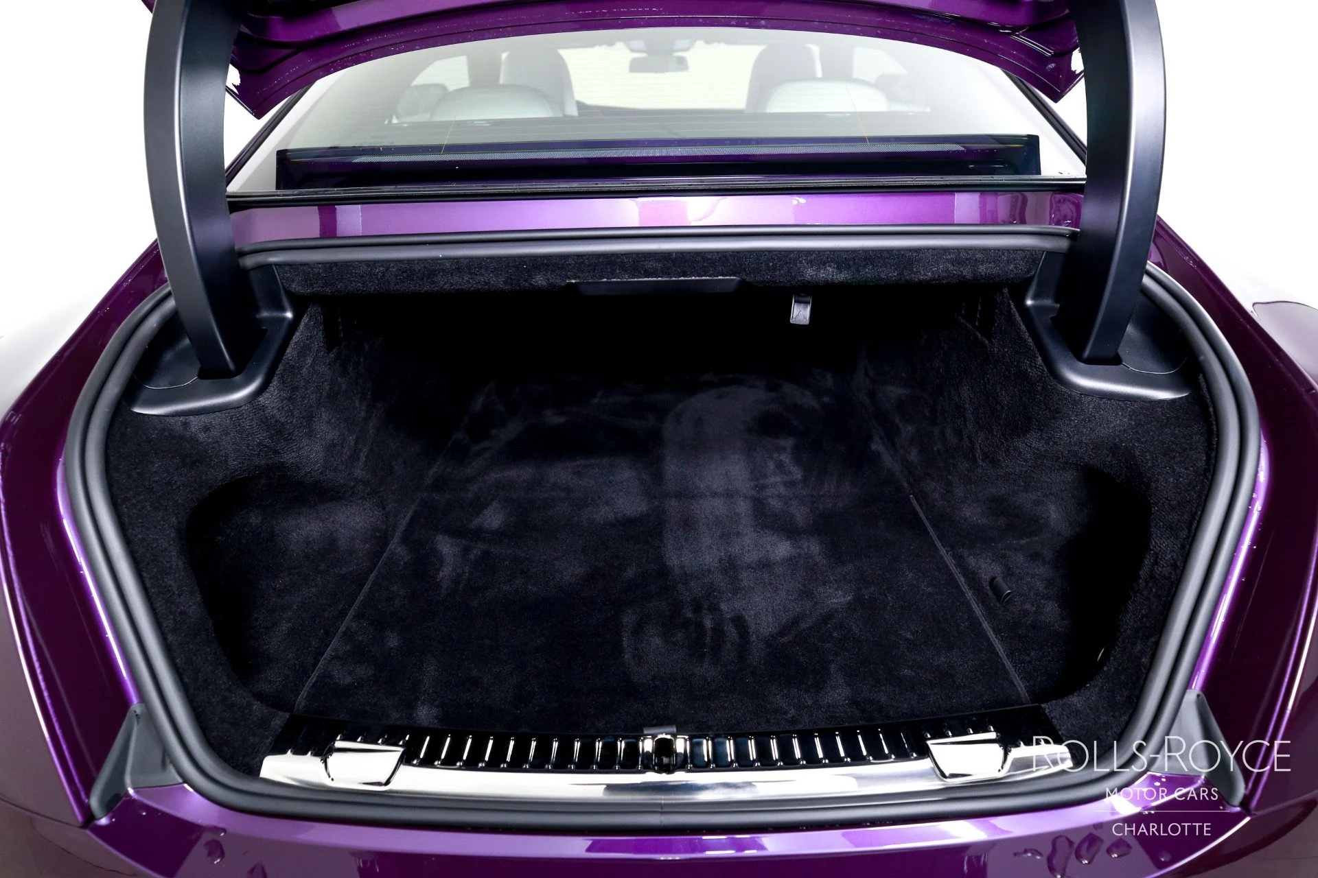 mph020_3930070026_Used_2024_Rolls_Royce_Spectre_1754591005_8e43438400