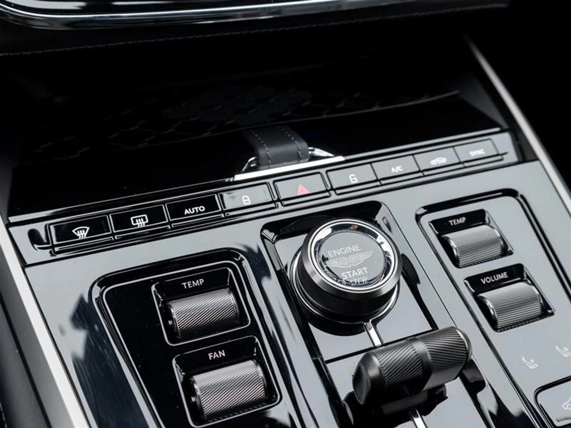 mph020_3934164849_0p02j2ca_52a235be43