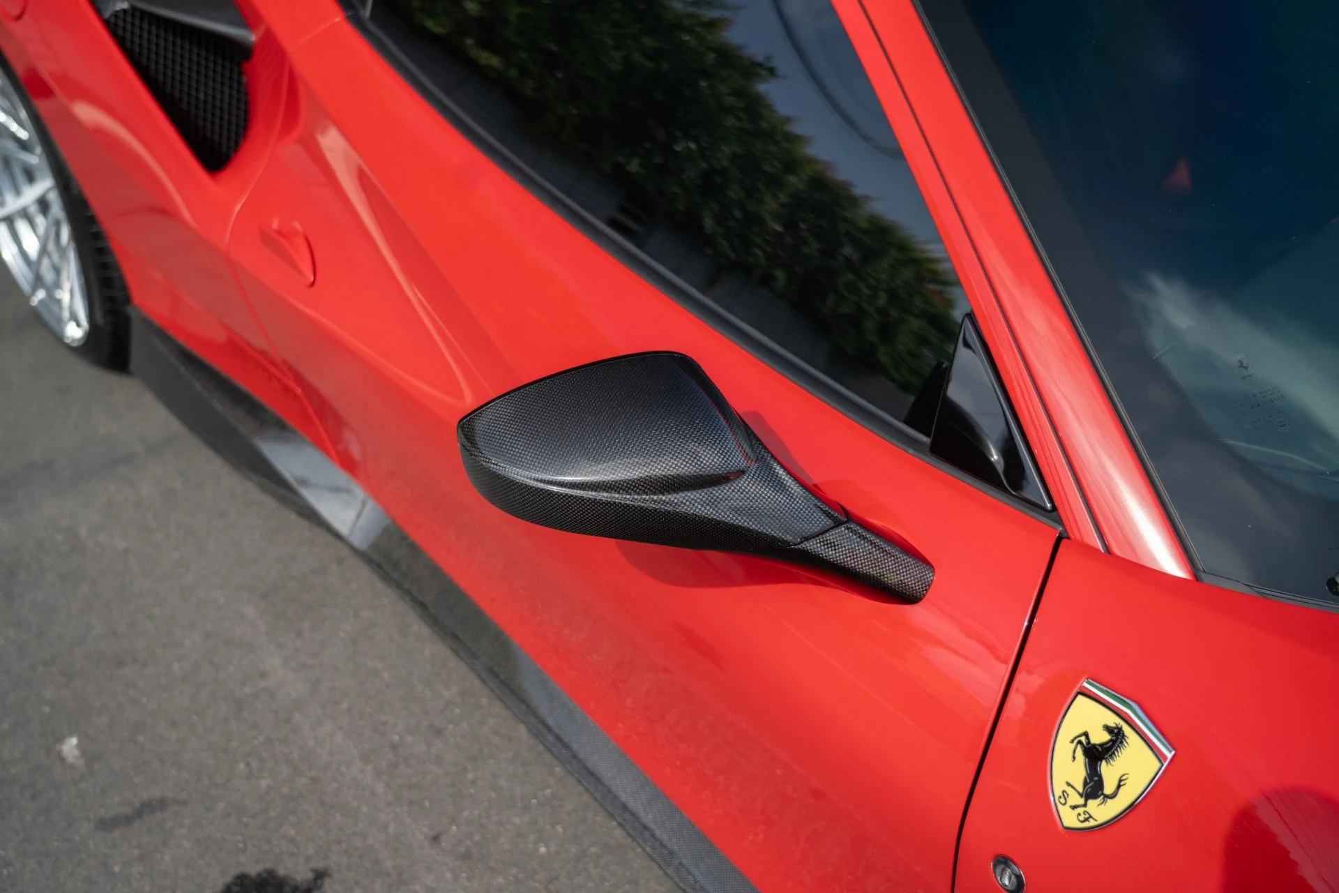 mph020_3936153018_Used_2020_Ferrari_F8_Tributo_1759967569_a8a5959eb4