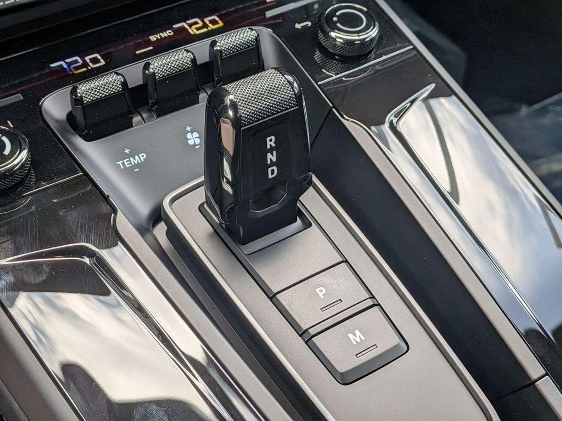 mph020_3945876000_ky8qw8b_FR_Crcr_Ecc_B_J_Om1t8sas_86de68e974