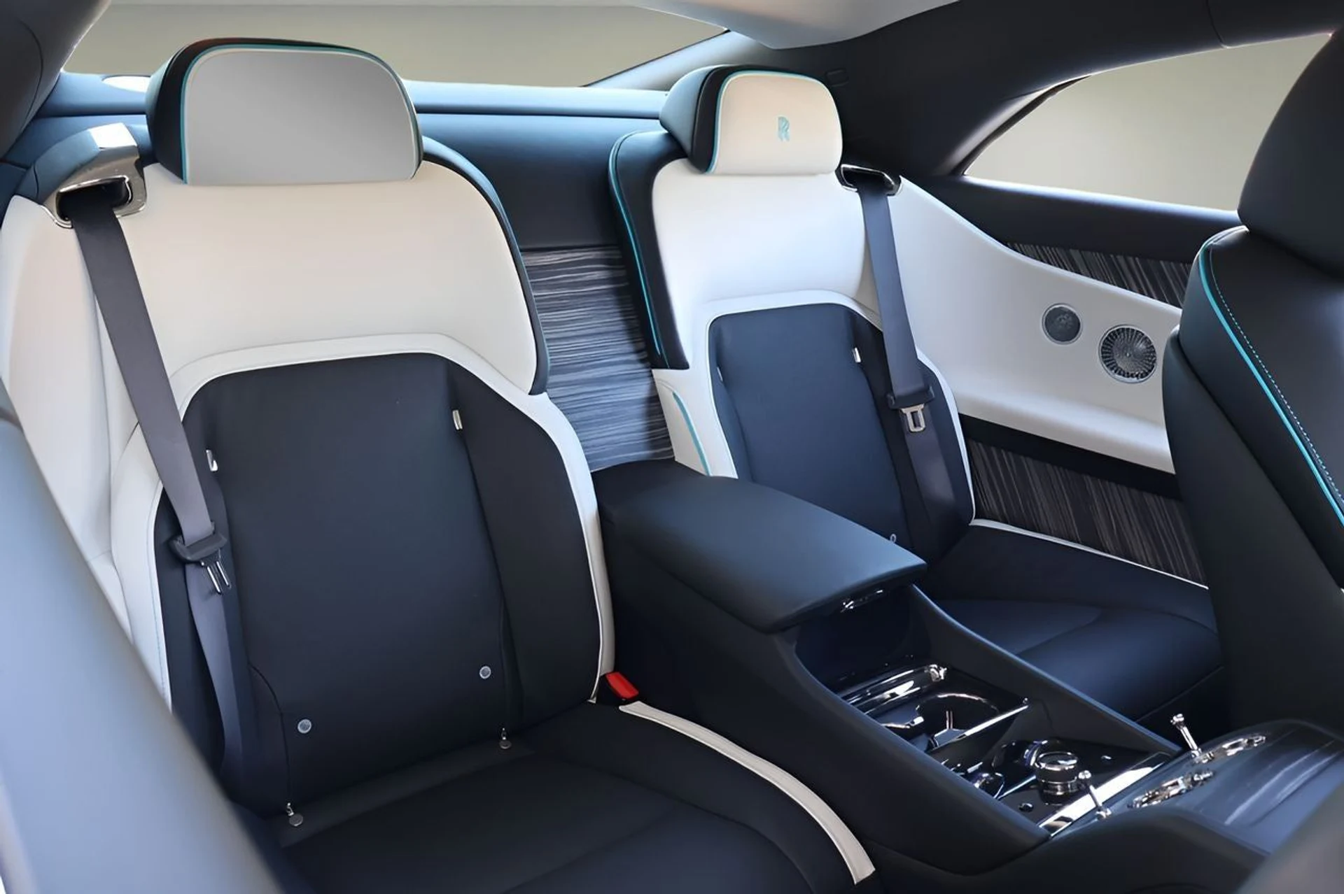 mph020_3949969684_21_60b128b884