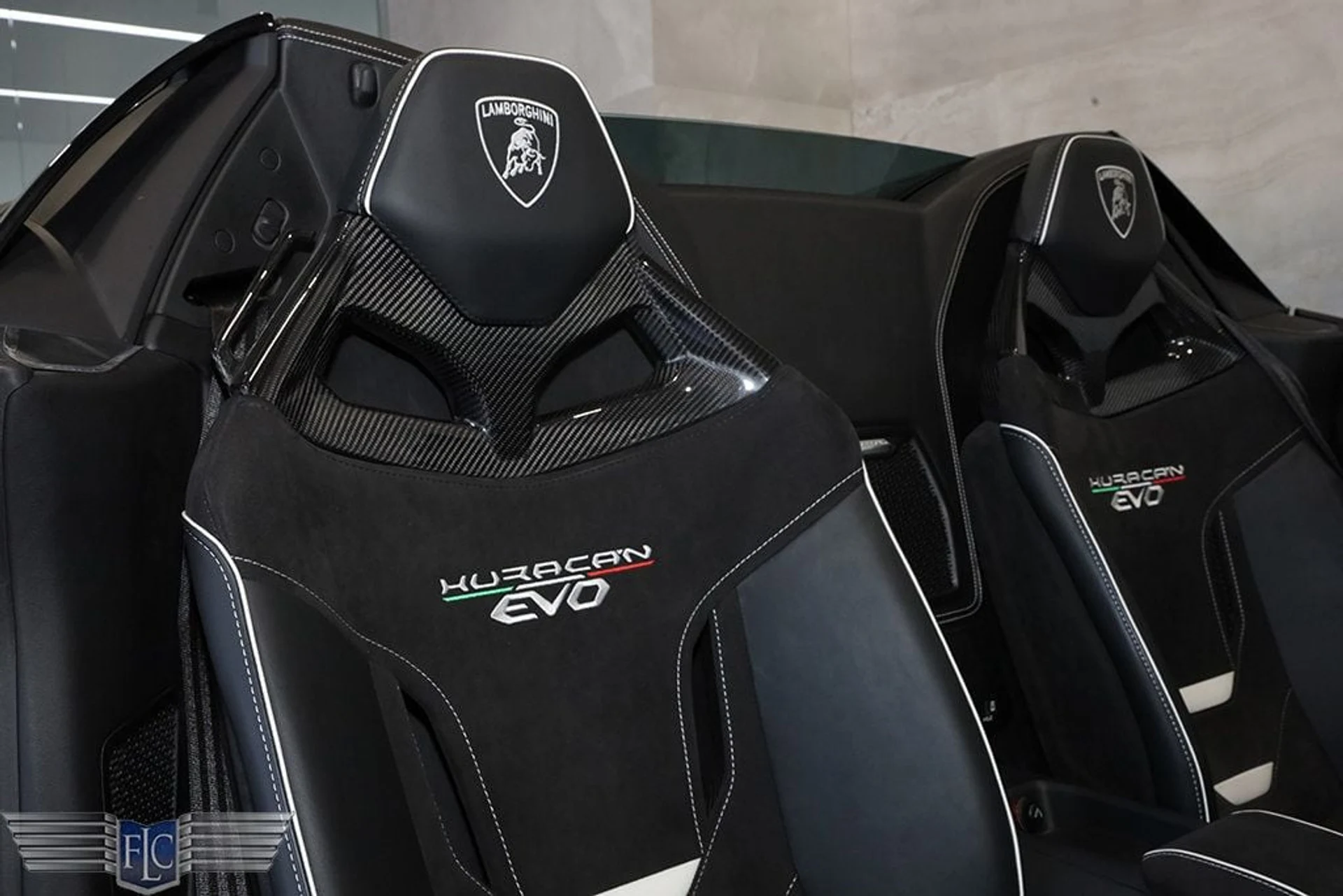 mph020_3951709914_used_2022_lamborghini_huracan_evo_spyderrwd_9689_22989823_21_1024_5740984f8d