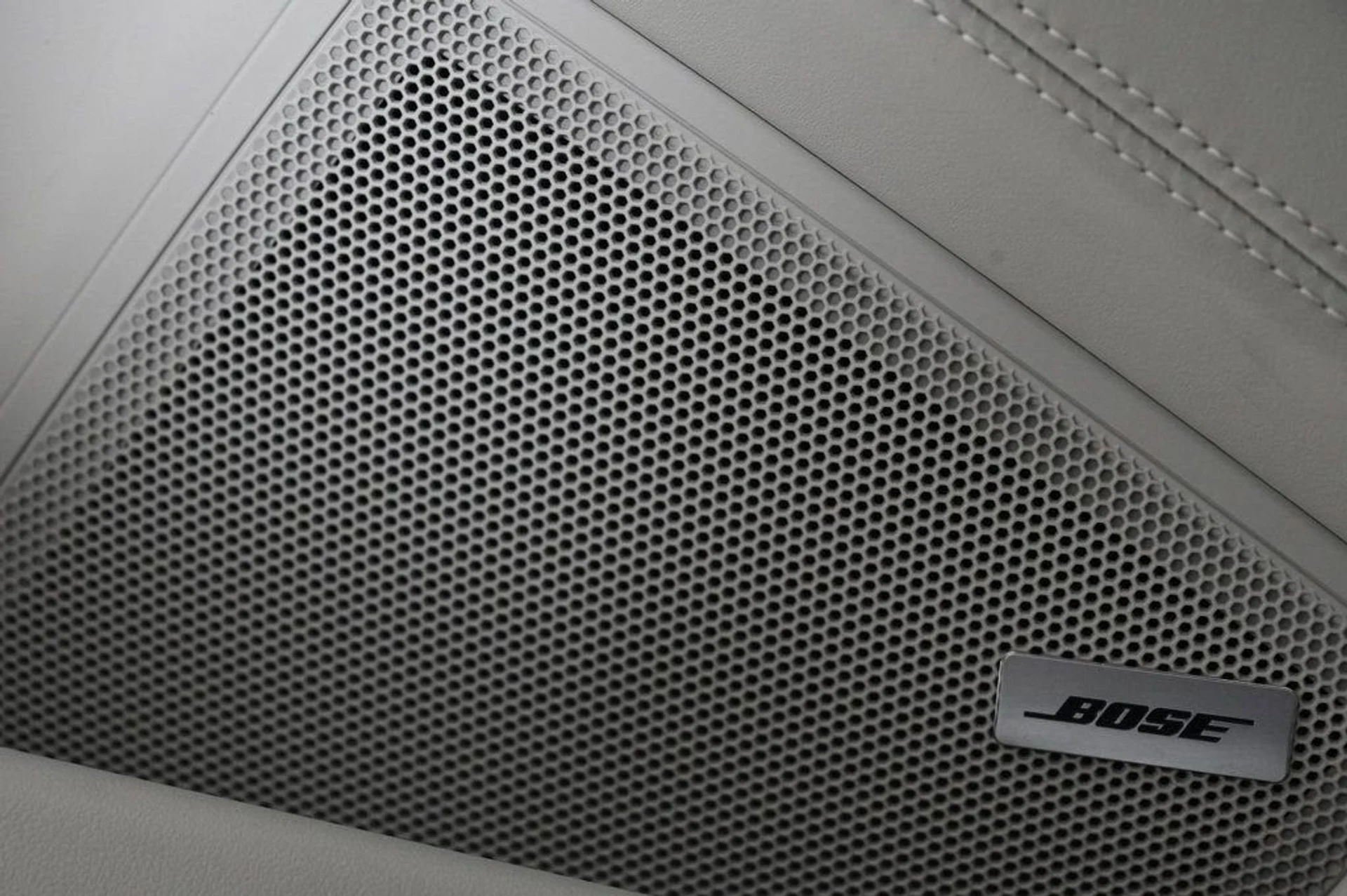 mph020_3952126834_a7b69fad080d4be5ae41f5bf5db880a8_609290e5ac