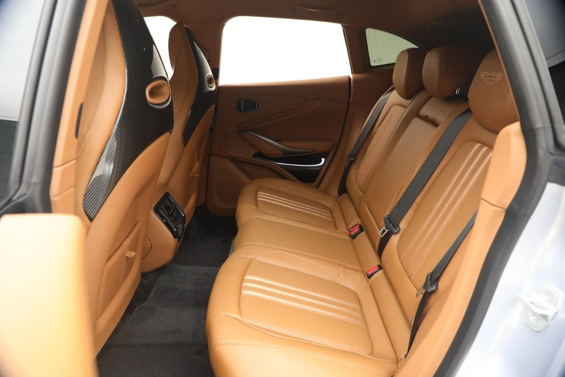 mph020_3955742253_New_2026_Aston_Martin_DBX_707_1767986599_037726ff25