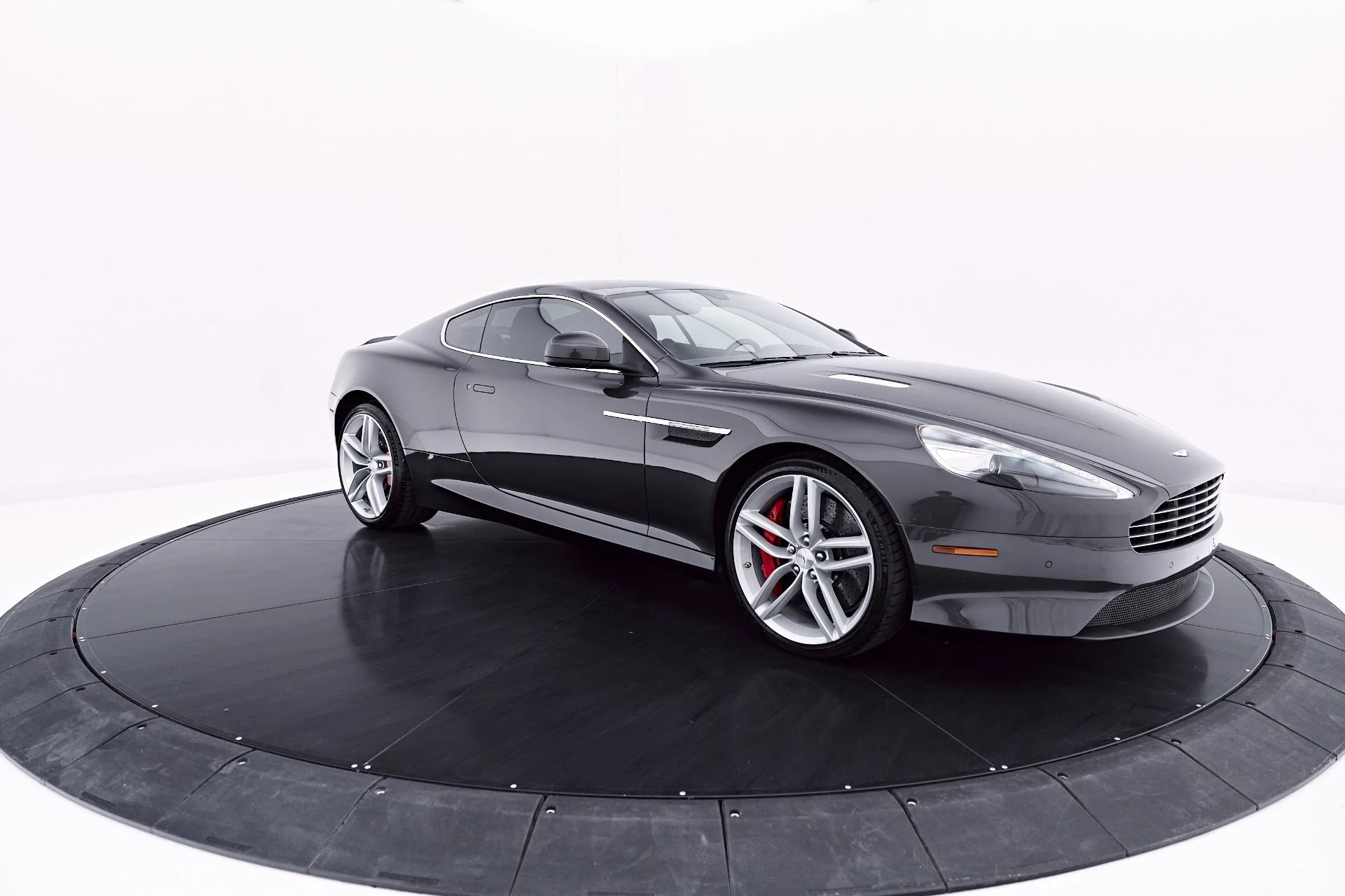mph020_3968042862_Used_2014_Aston_Martin_DB_9_Base_1780969022_636a76ec06