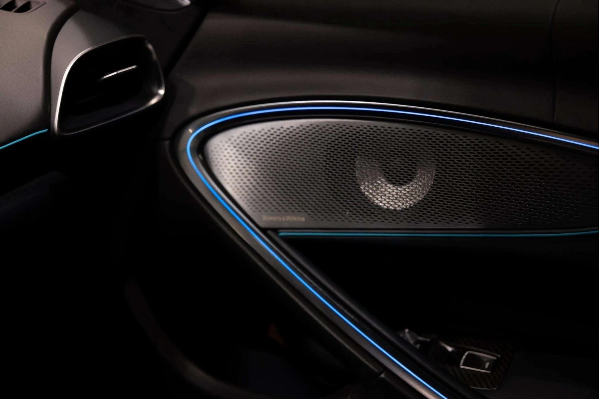 mph020_3973897706_image_21_82546bc6c2