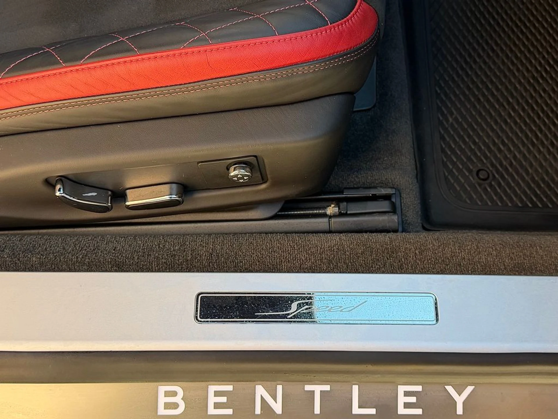 mph020_3981224064_1f49672981c8fc4376d553ac37787c93x_114131cb94