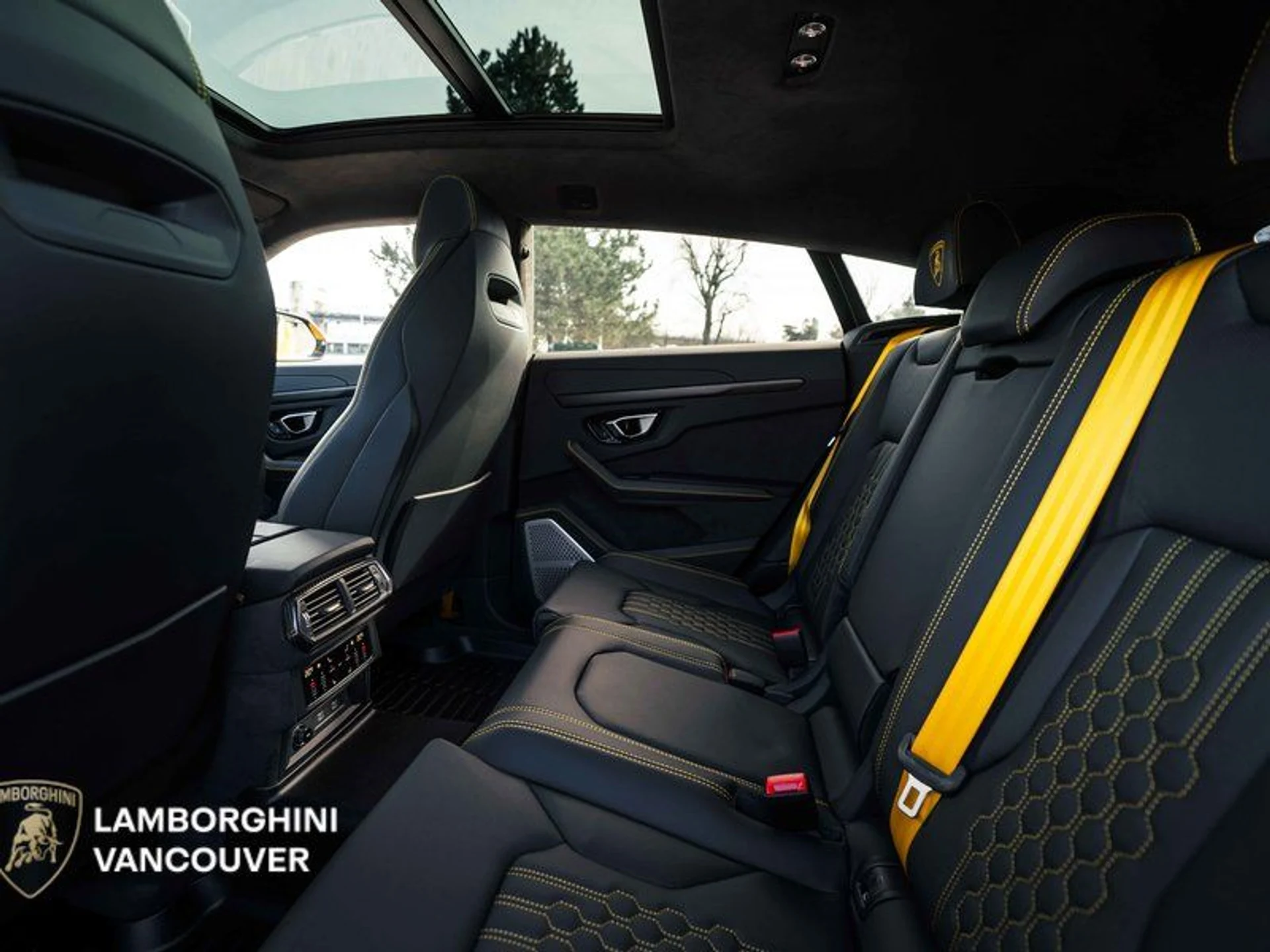 mph020_3984128795_38887415_05469_2026_lamborghini_urus_021_868bf13f7e