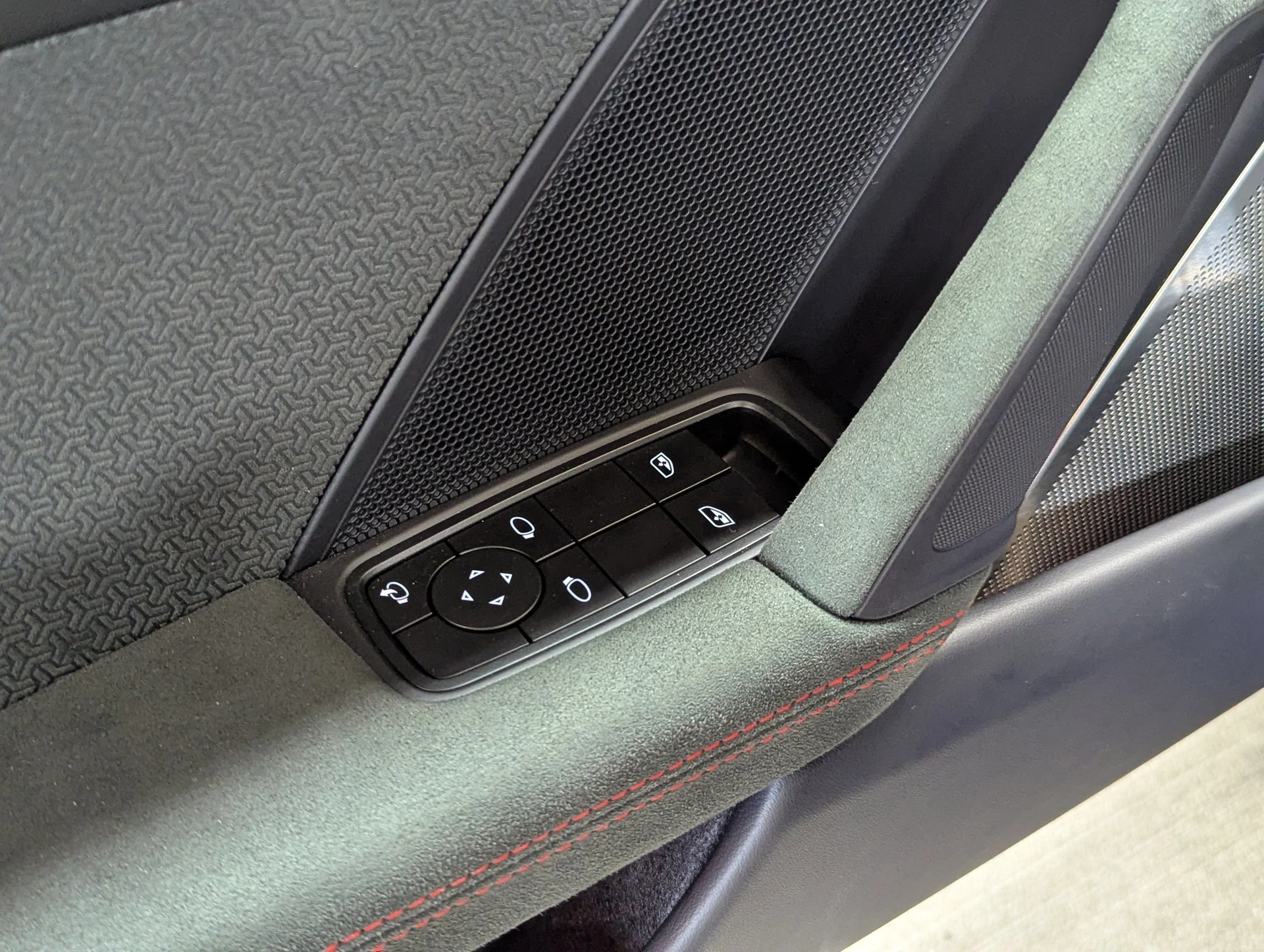 mph020_399158884_91c8196013b2ab0c7d65d89f03c6b0e3_eda50972fd